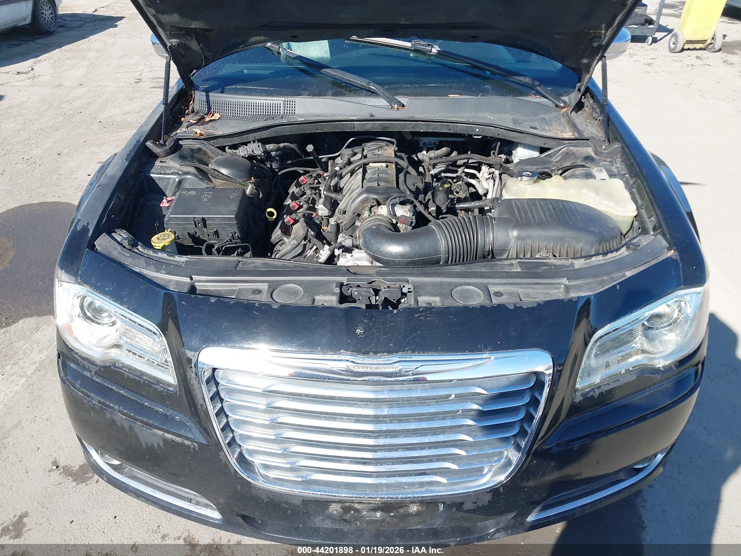CHRYSLER 300C image 10