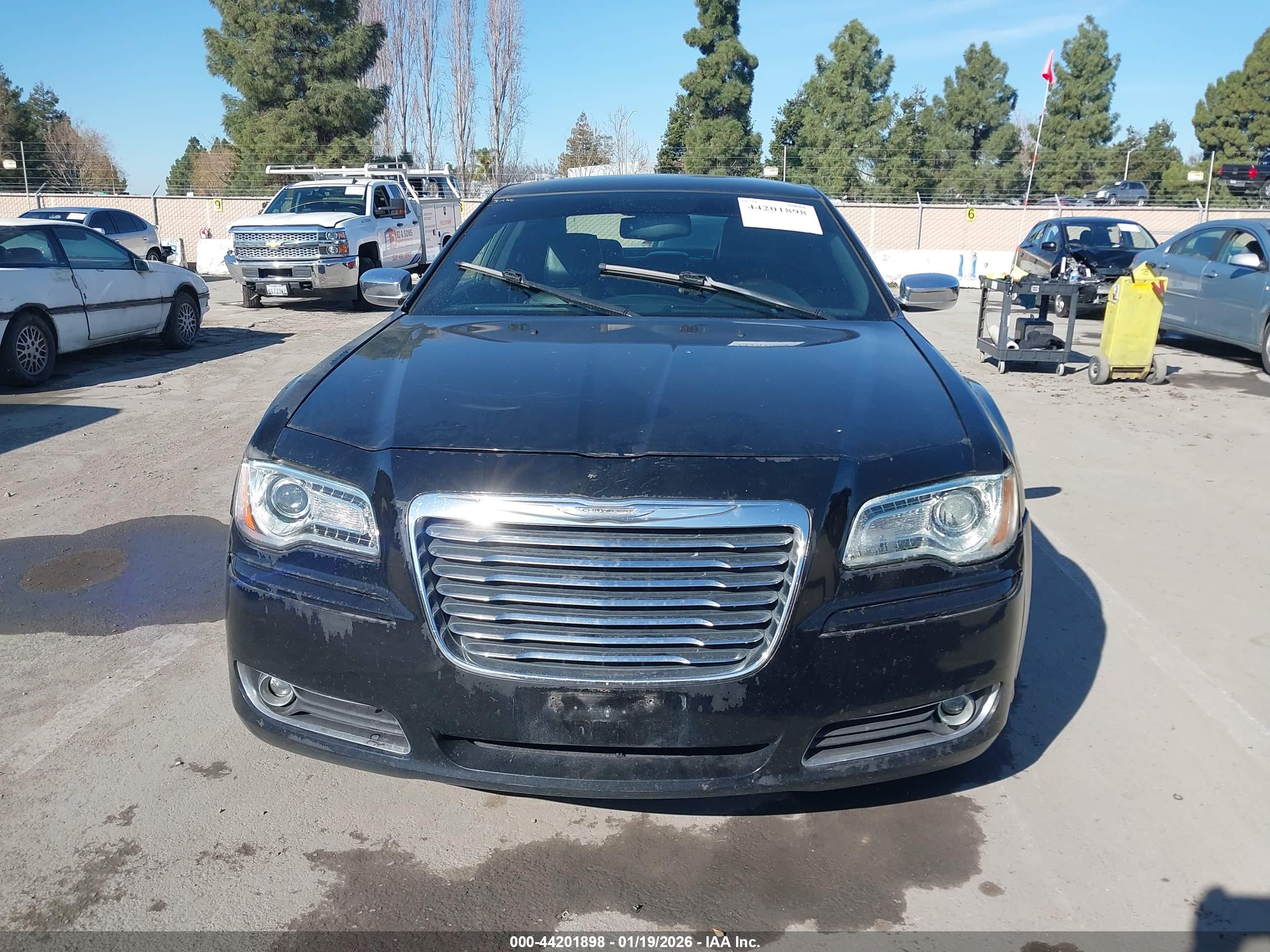 CHRYSLER 300C image 6