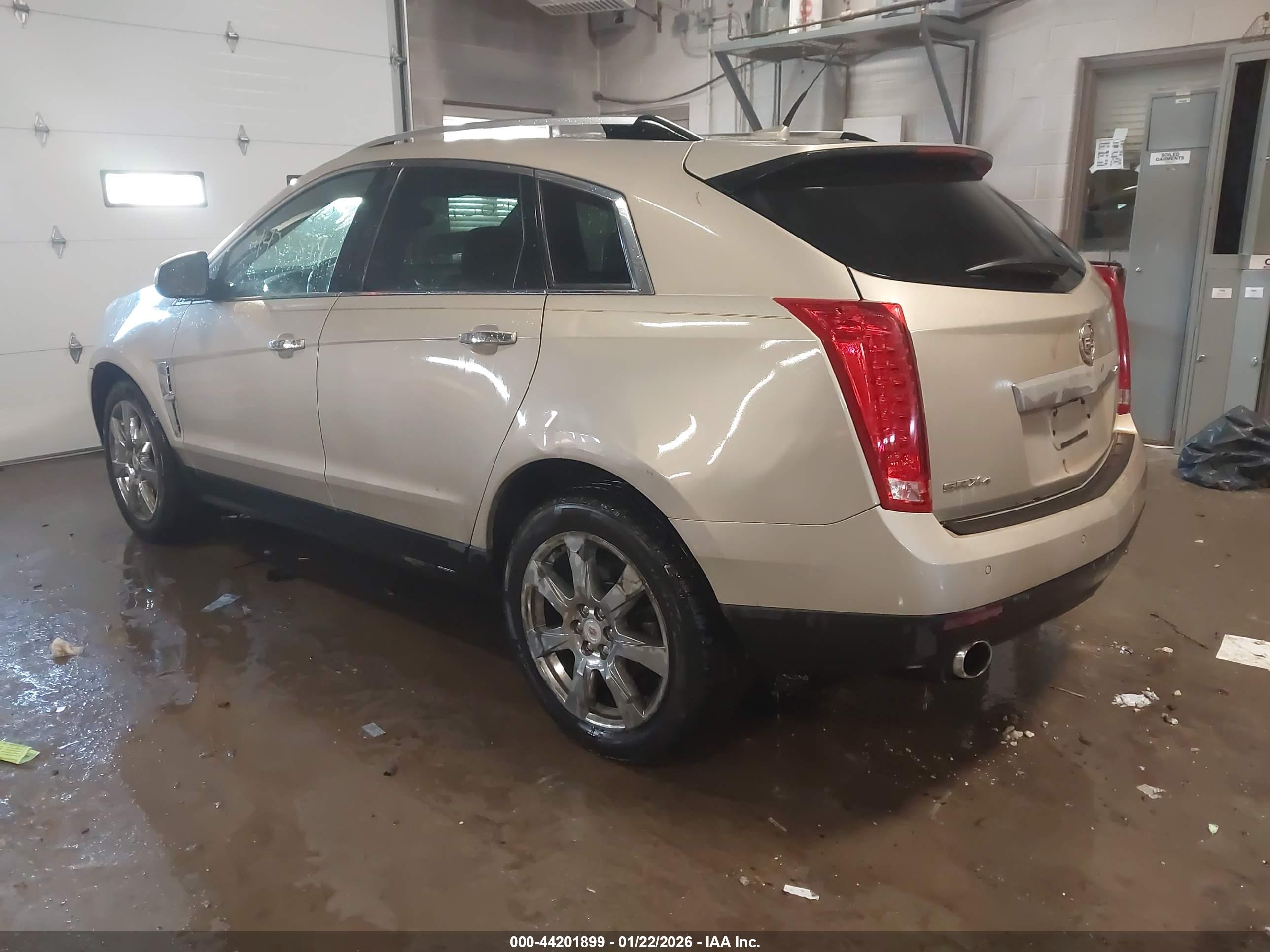 CADILLAC SRX image 3
