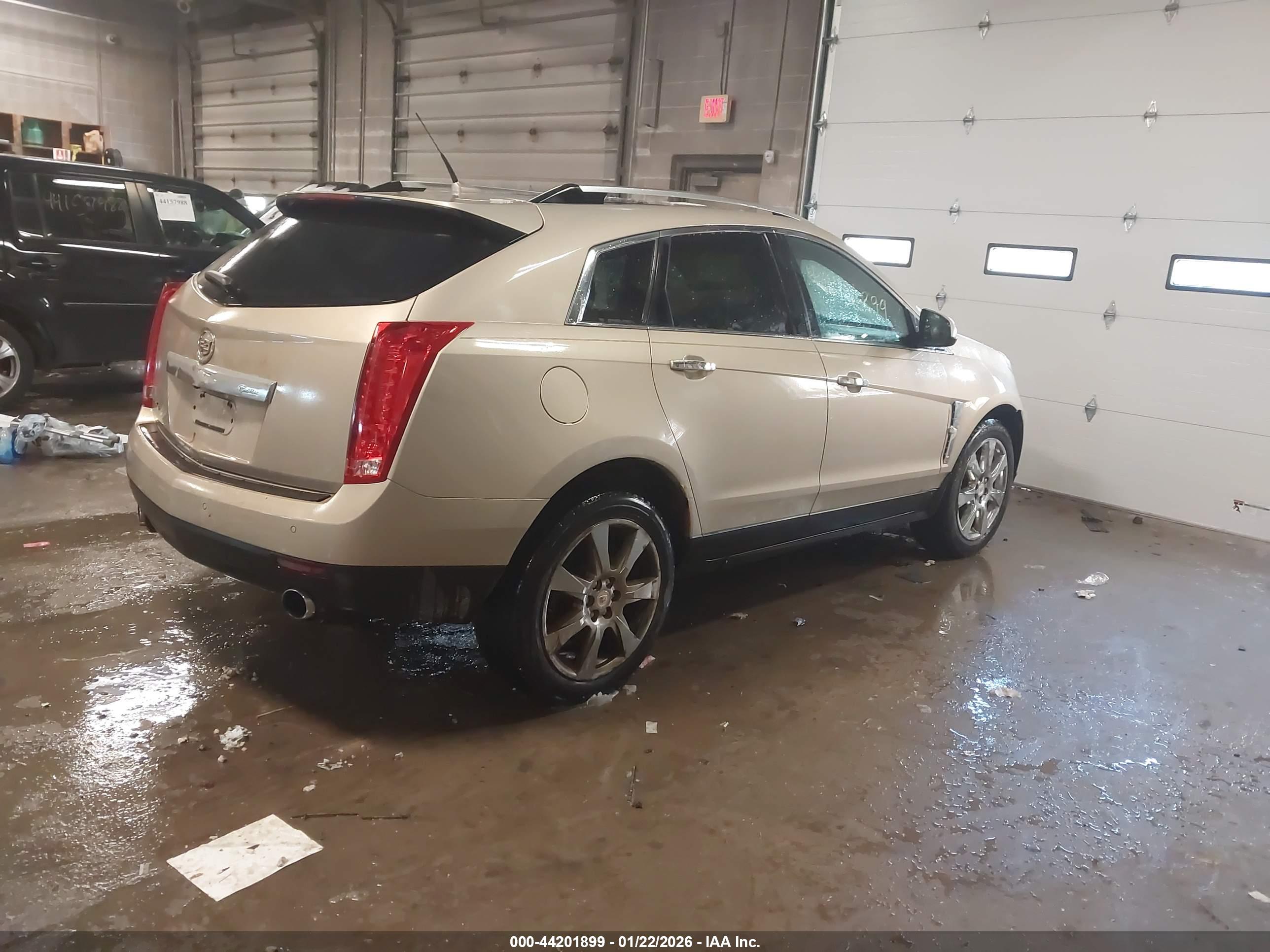 CADILLAC SRX image 4