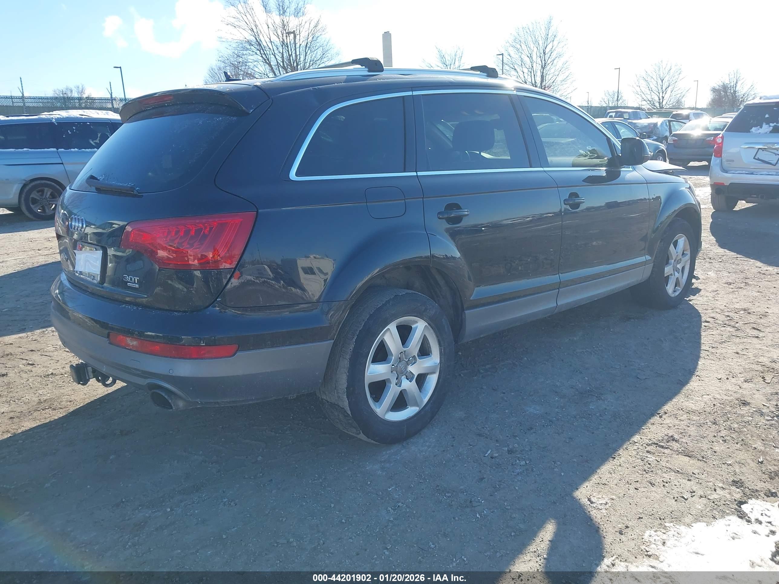 AUDI Q7 image 4