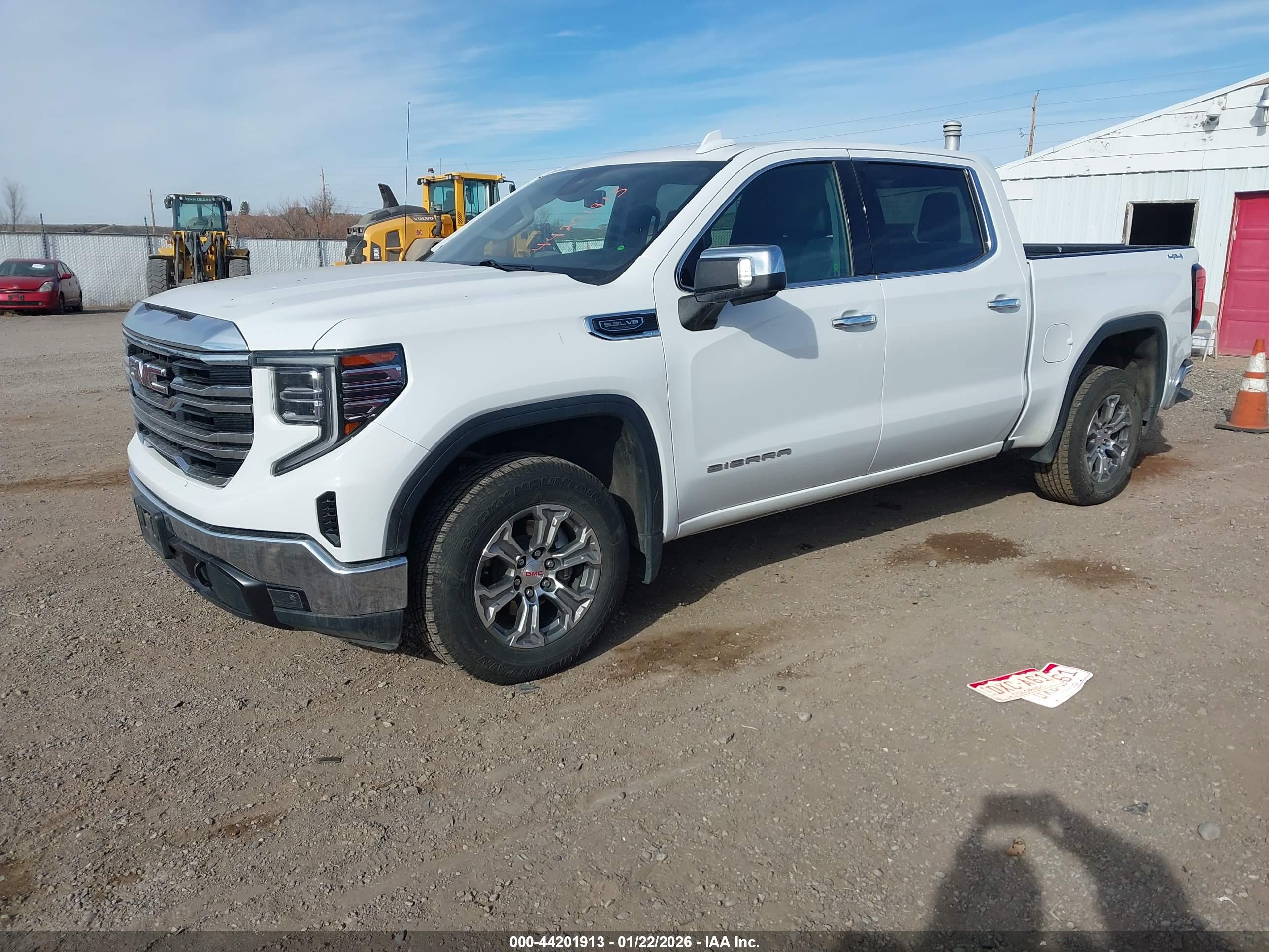 GMC SIERRA image 2