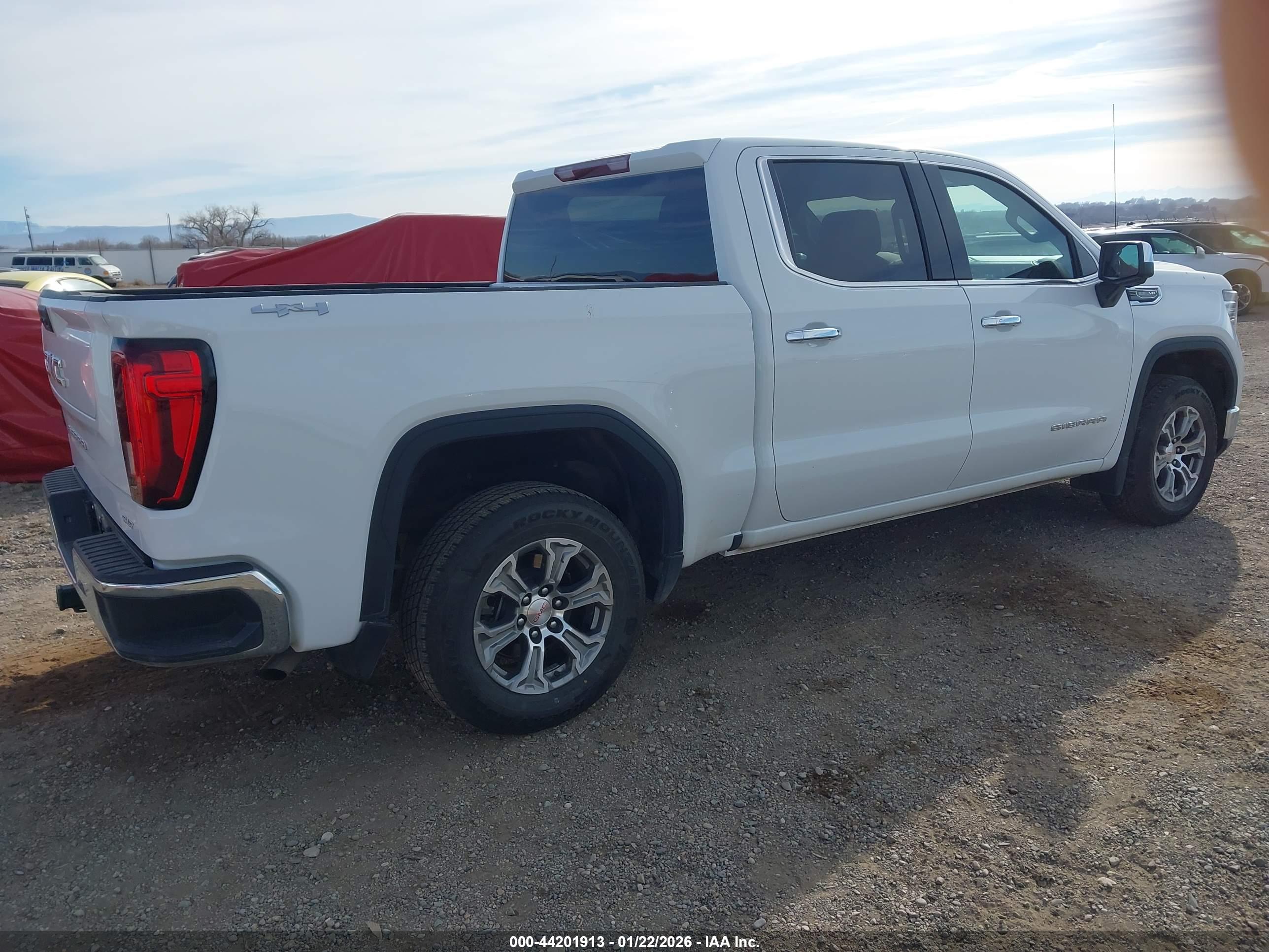 GMC SIERRA image 4