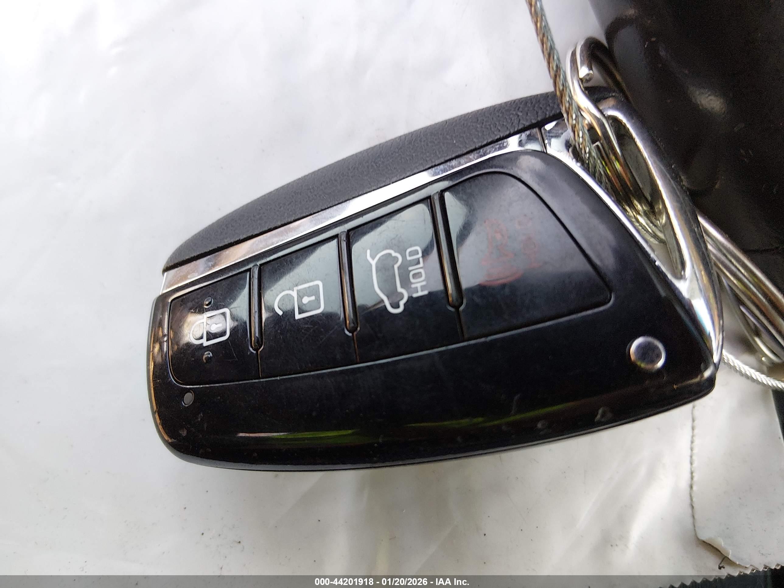 HYUNDAI SANTA image 11
