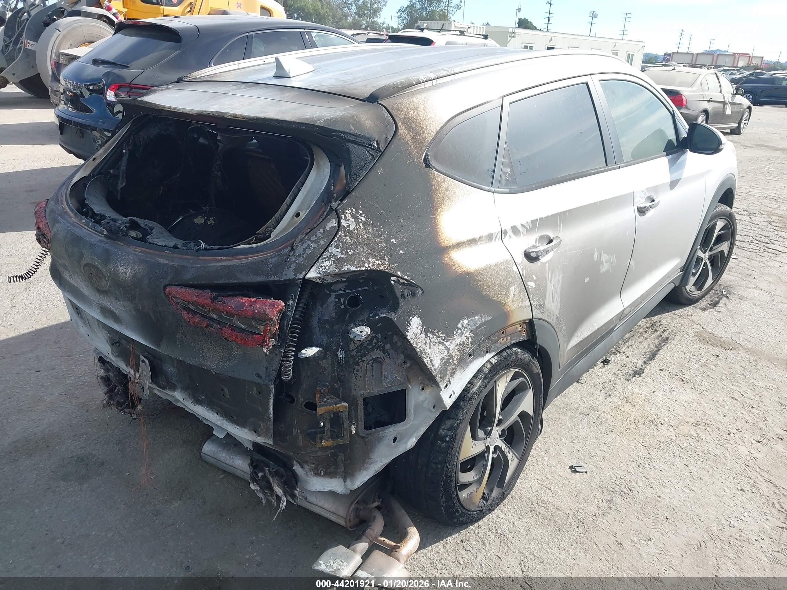 HYUNDAI TUCSON image 4