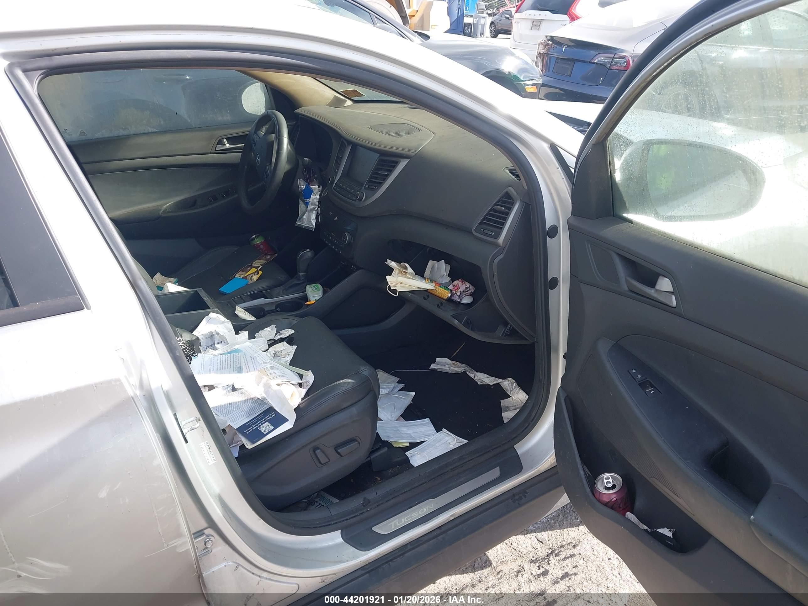 HYUNDAI TUCSON image 5