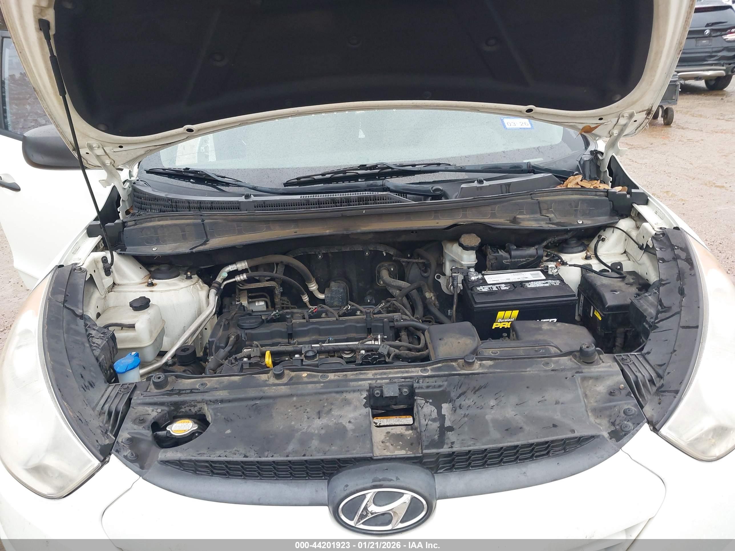 HYUNDAI TUCSON image 10