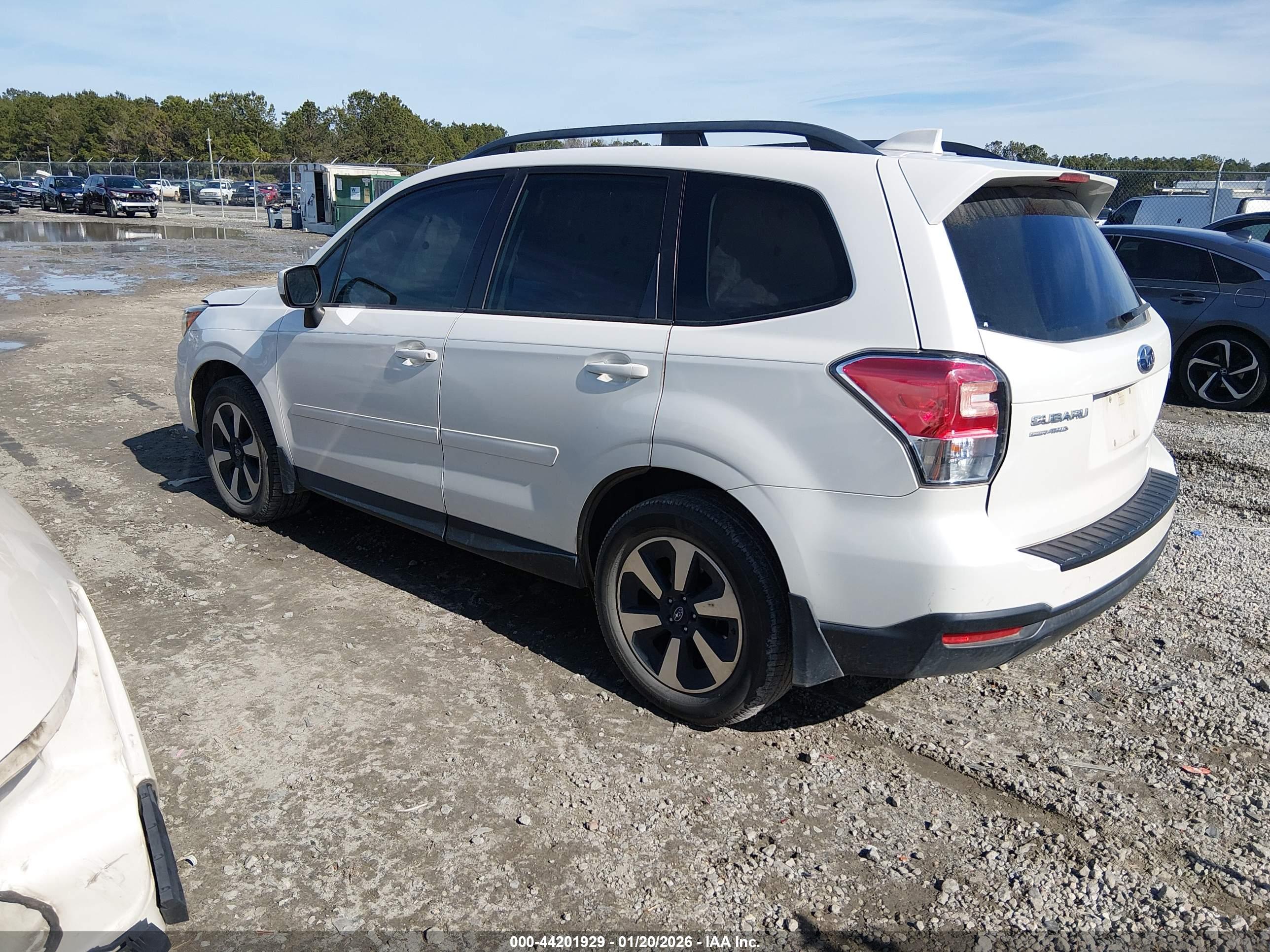 SUBARU FORESTER image 3