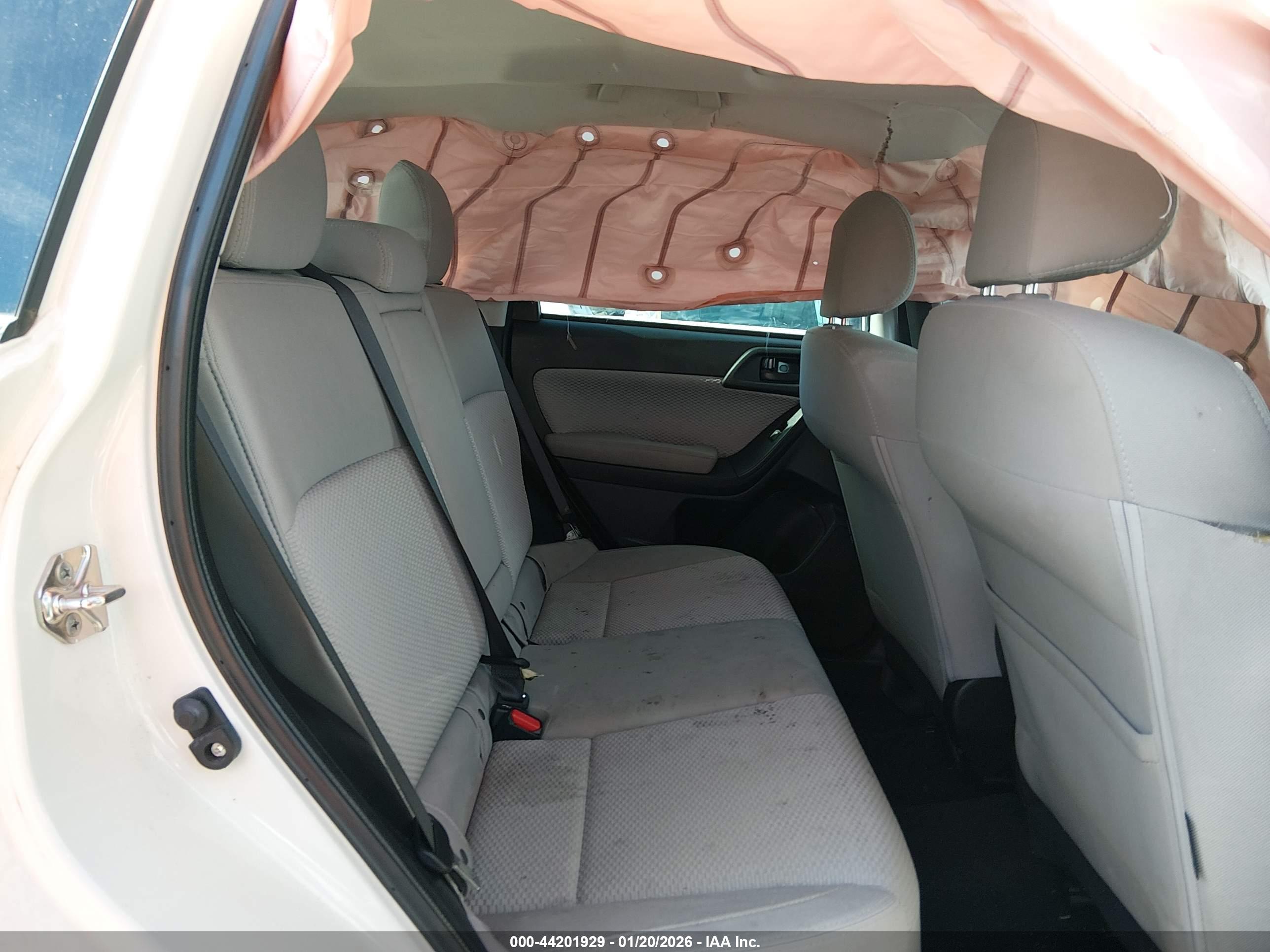 SUBARU FORESTER image 8