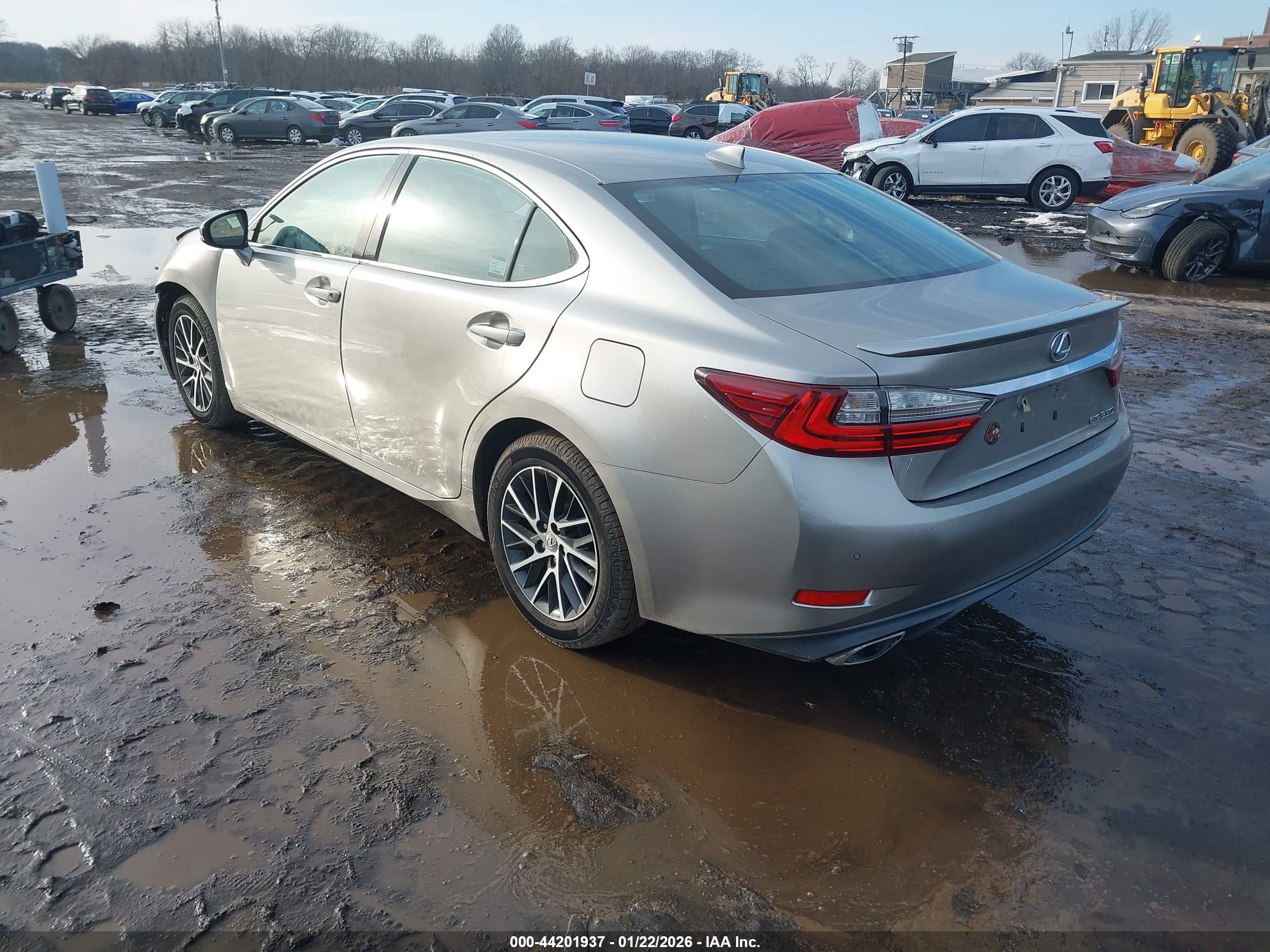 LEXUS ES image 3