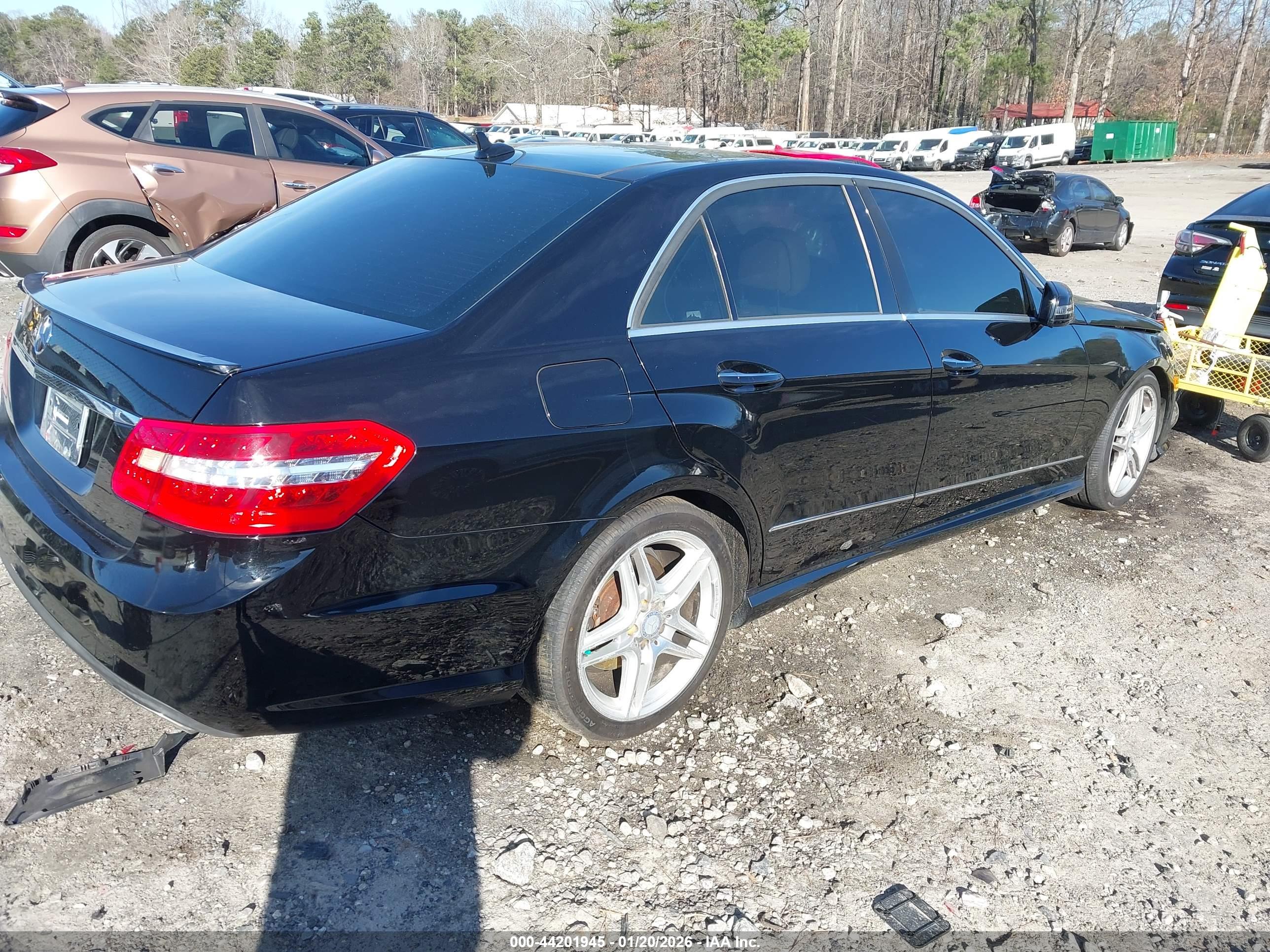 MERCEDES-BENZ E image 4
