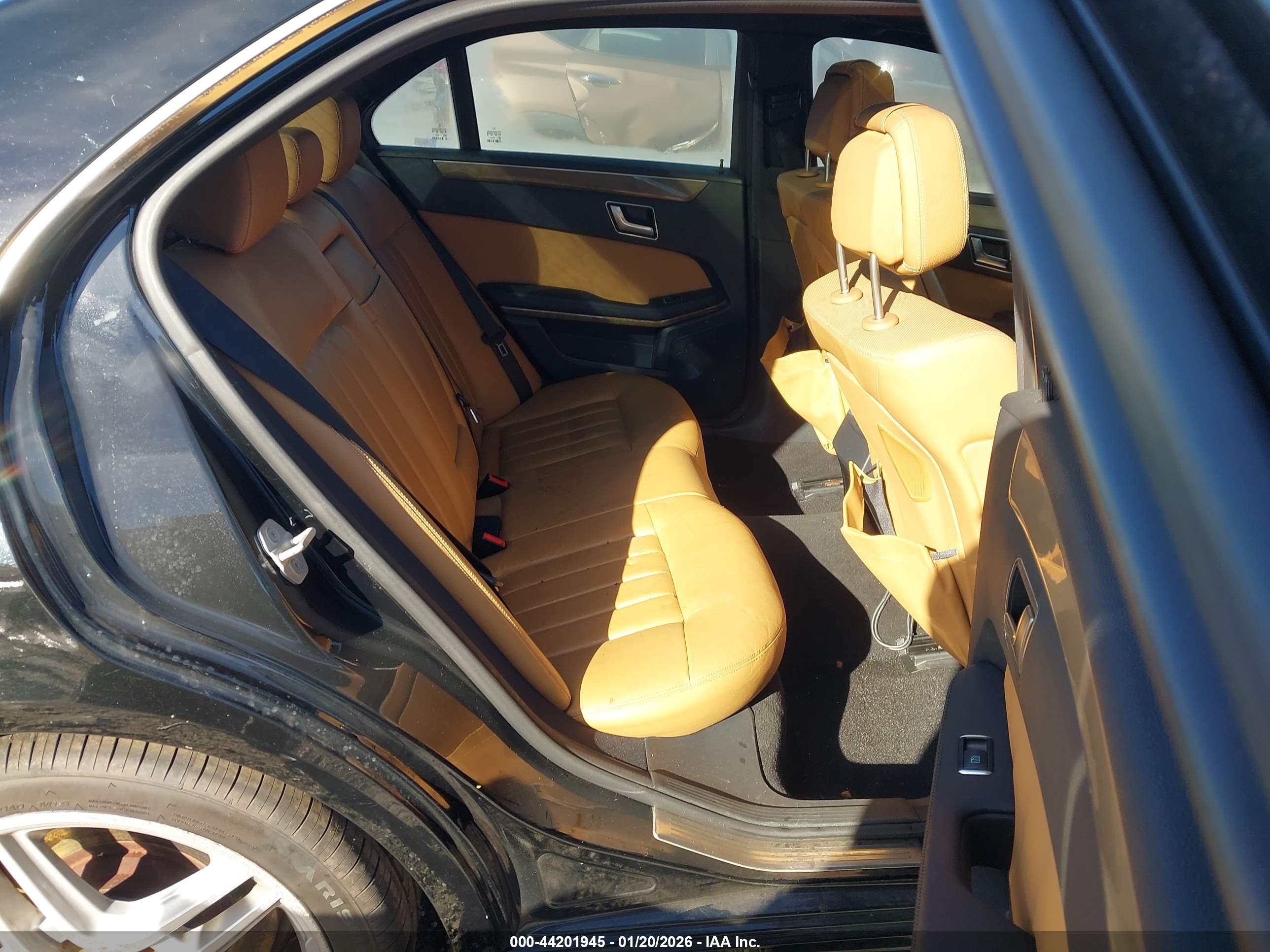 MERCEDES-BENZ E image 8