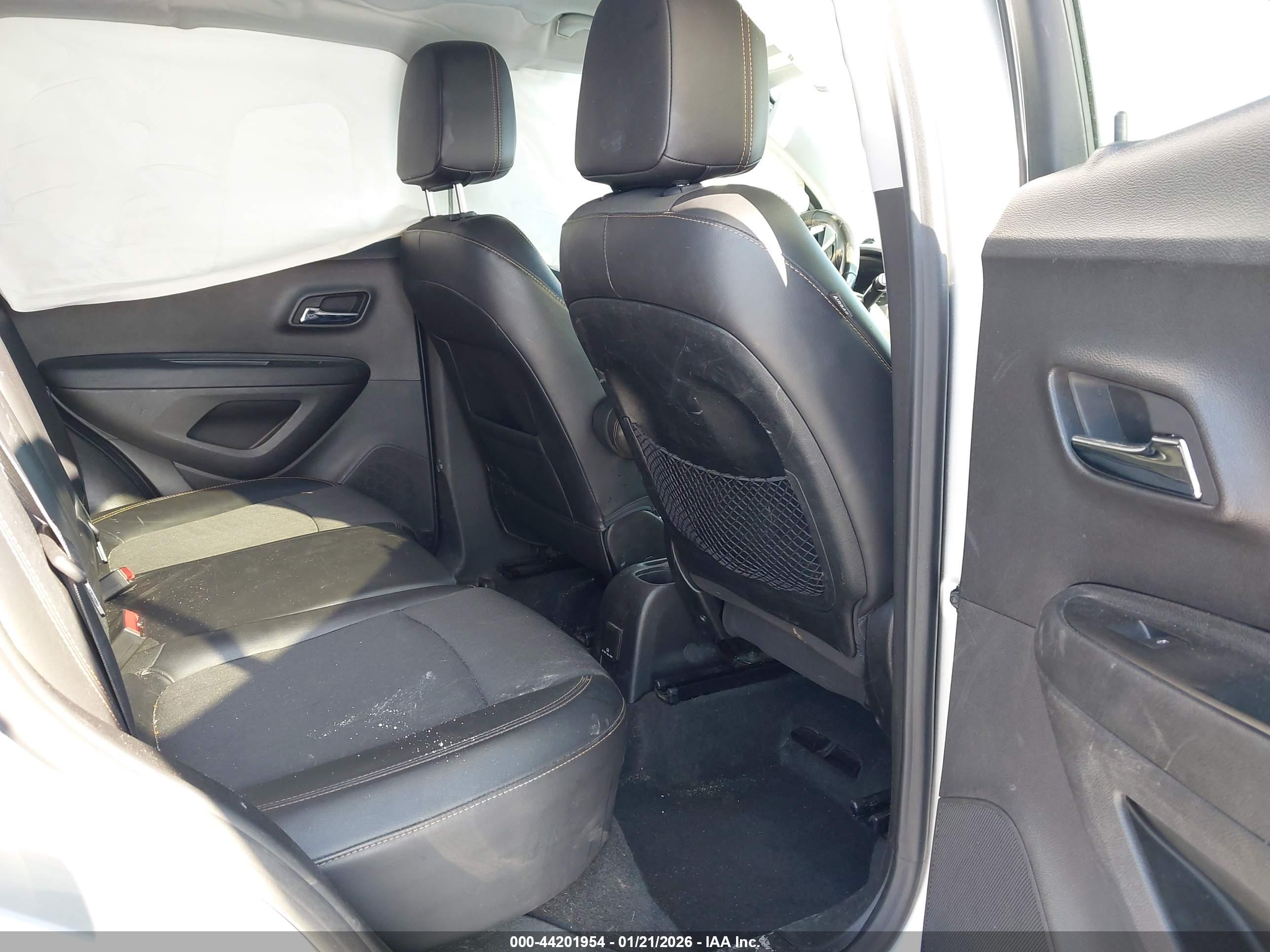 CHEVROLET TRAX image 8