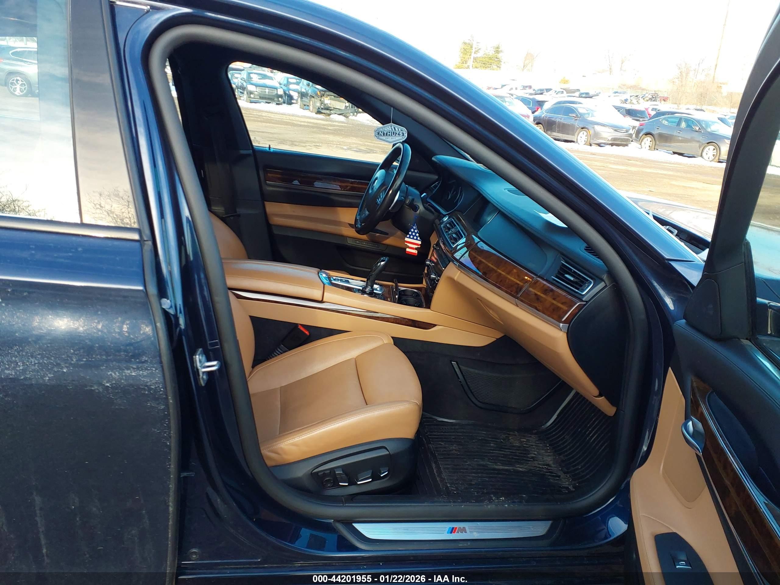BMW 750LI image 5