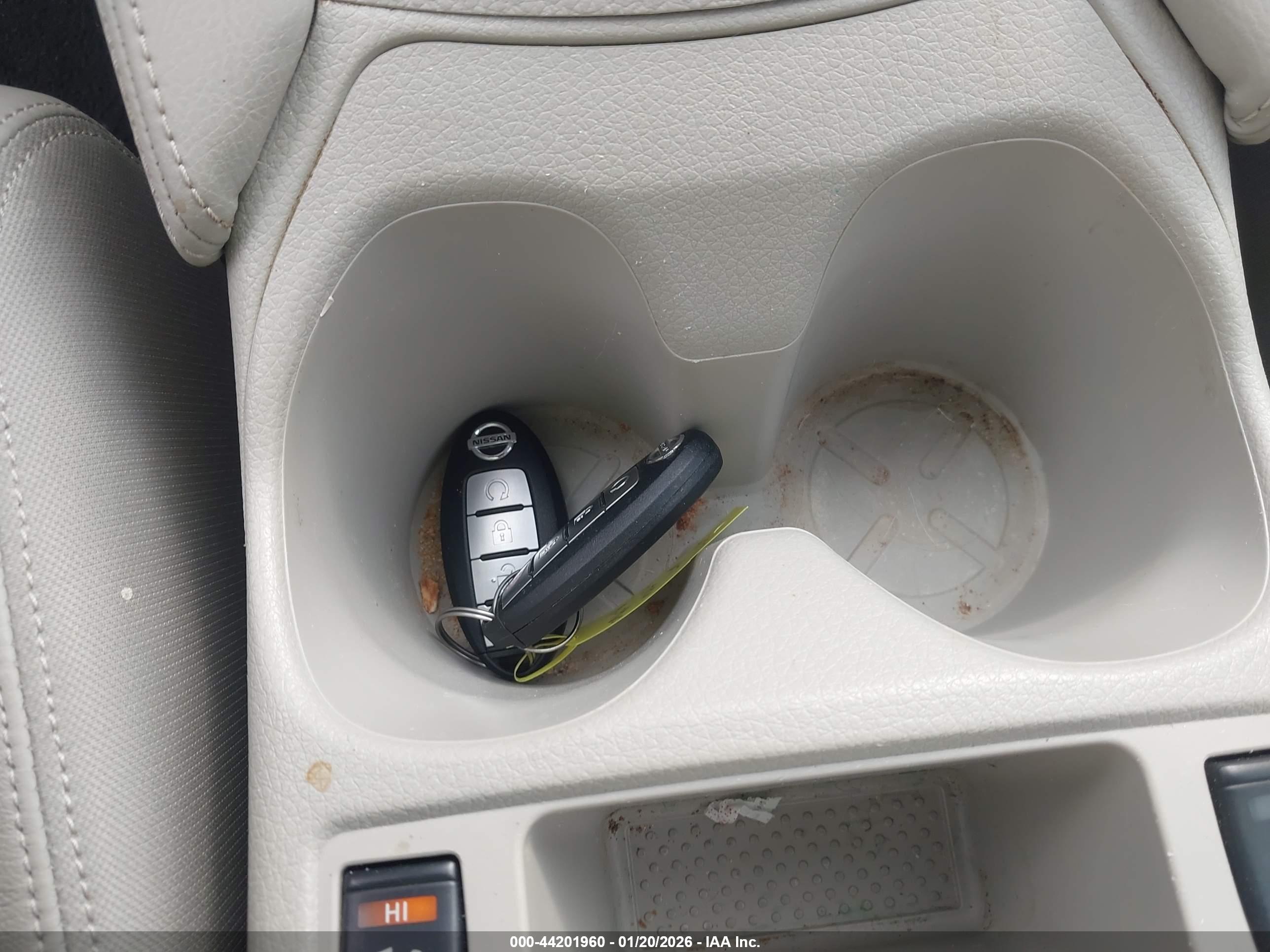 NISSAN ROGUE image 11