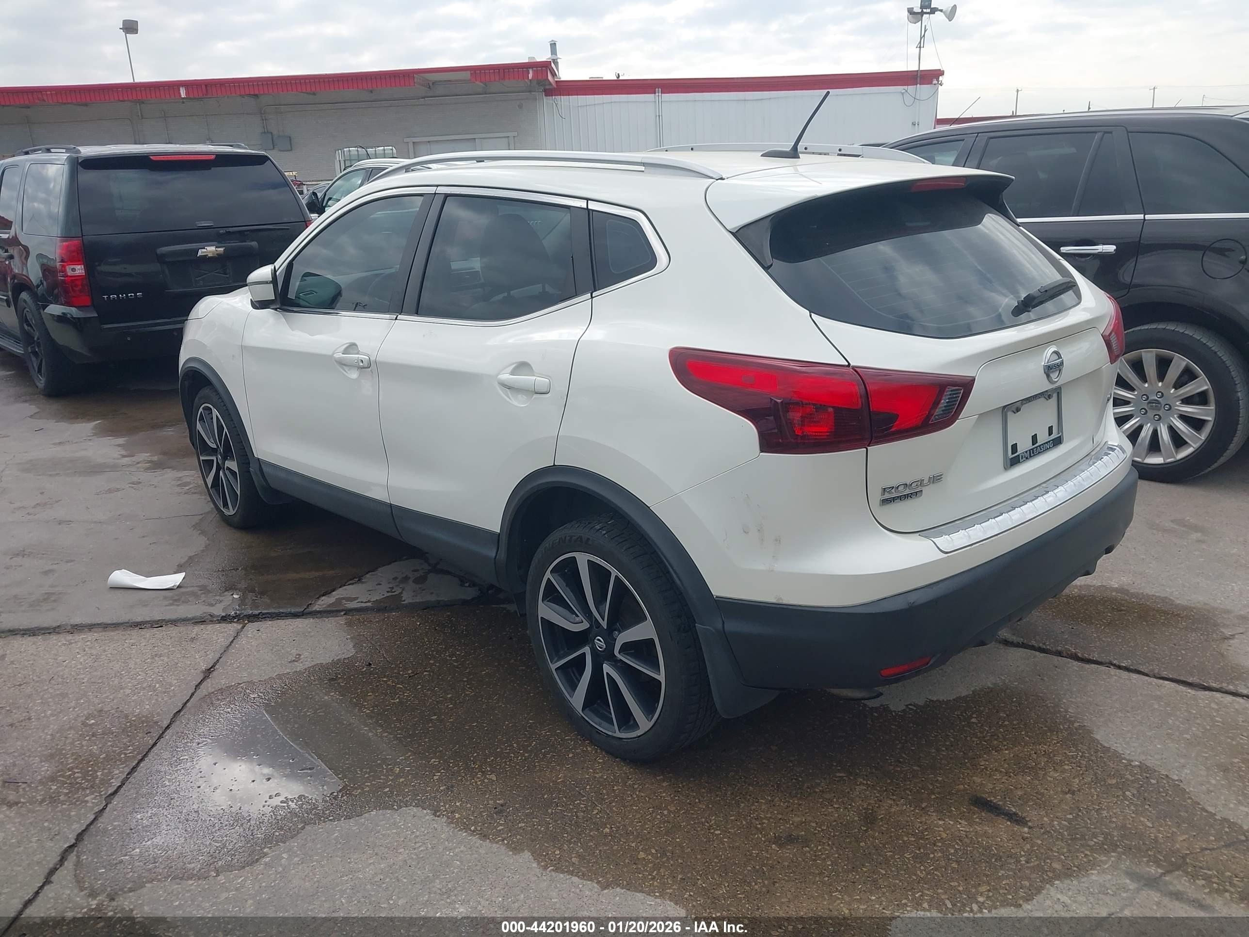 NISSAN ROGUE image 3