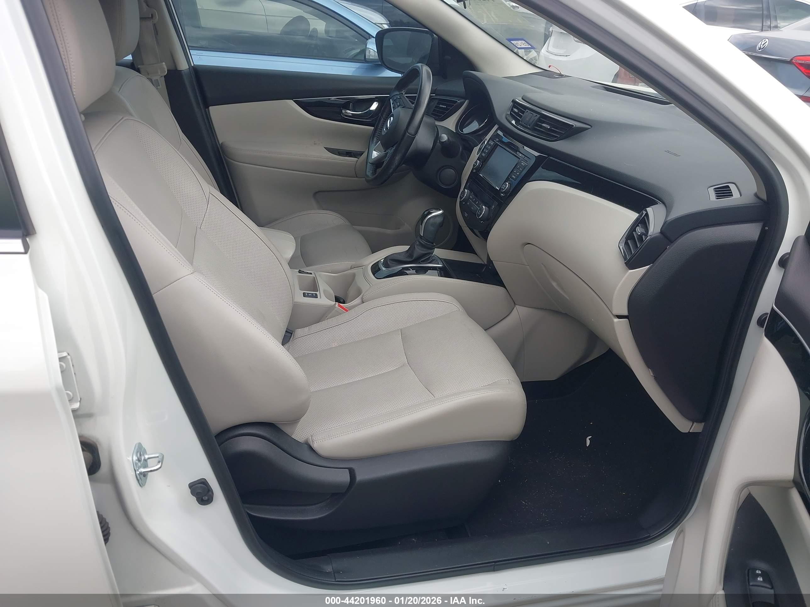 NISSAN ROGUE image 5