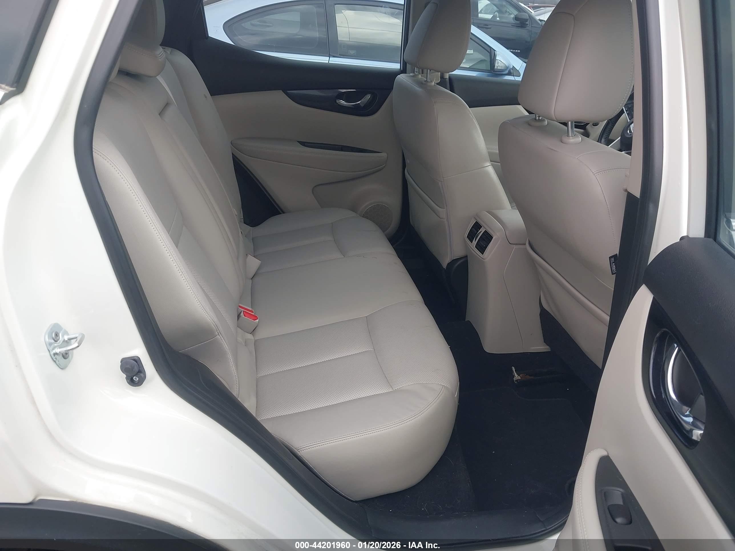 NISSAN ROGUE image 8