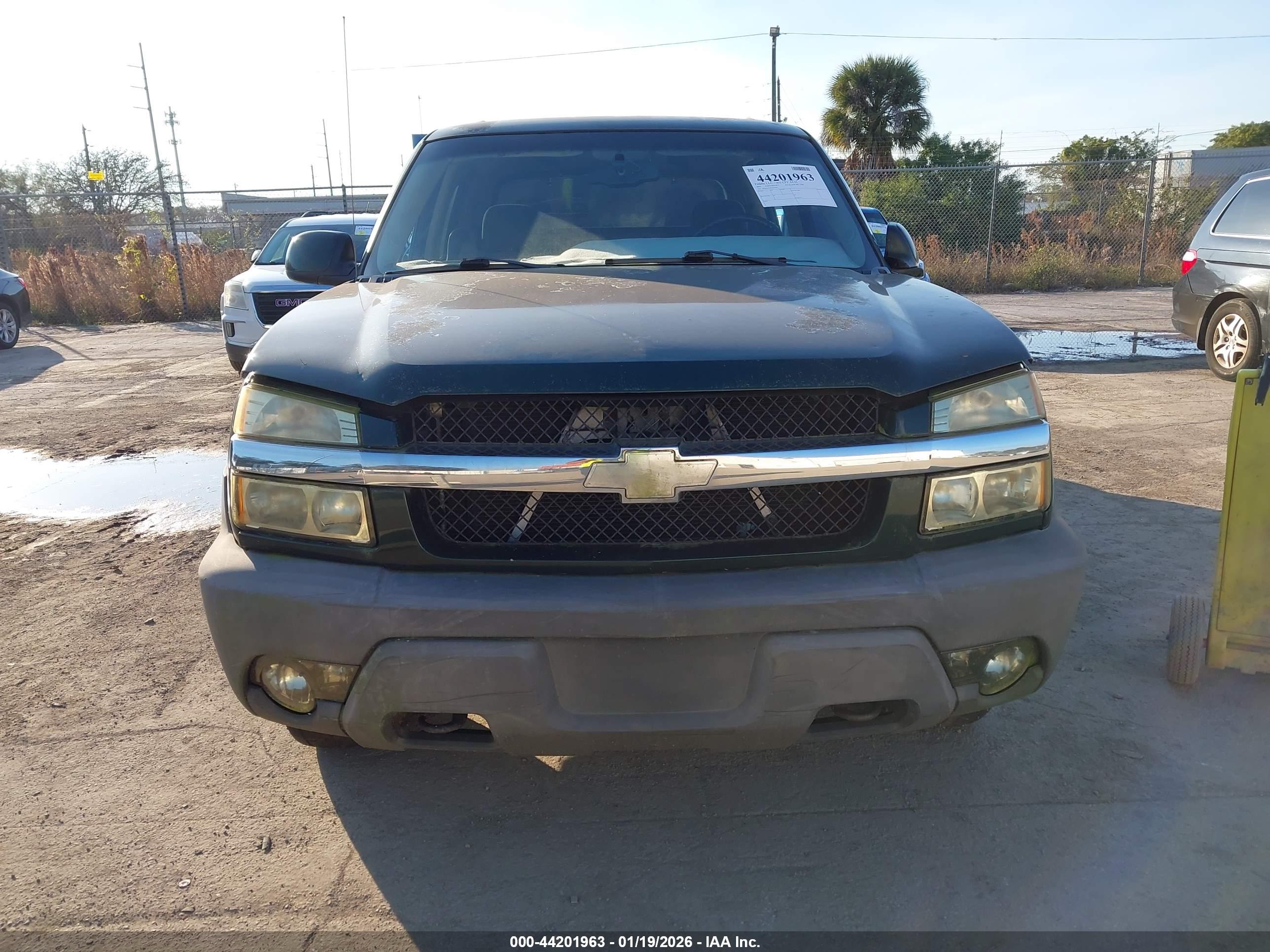 CHEVROLET AVALANCHE image 6