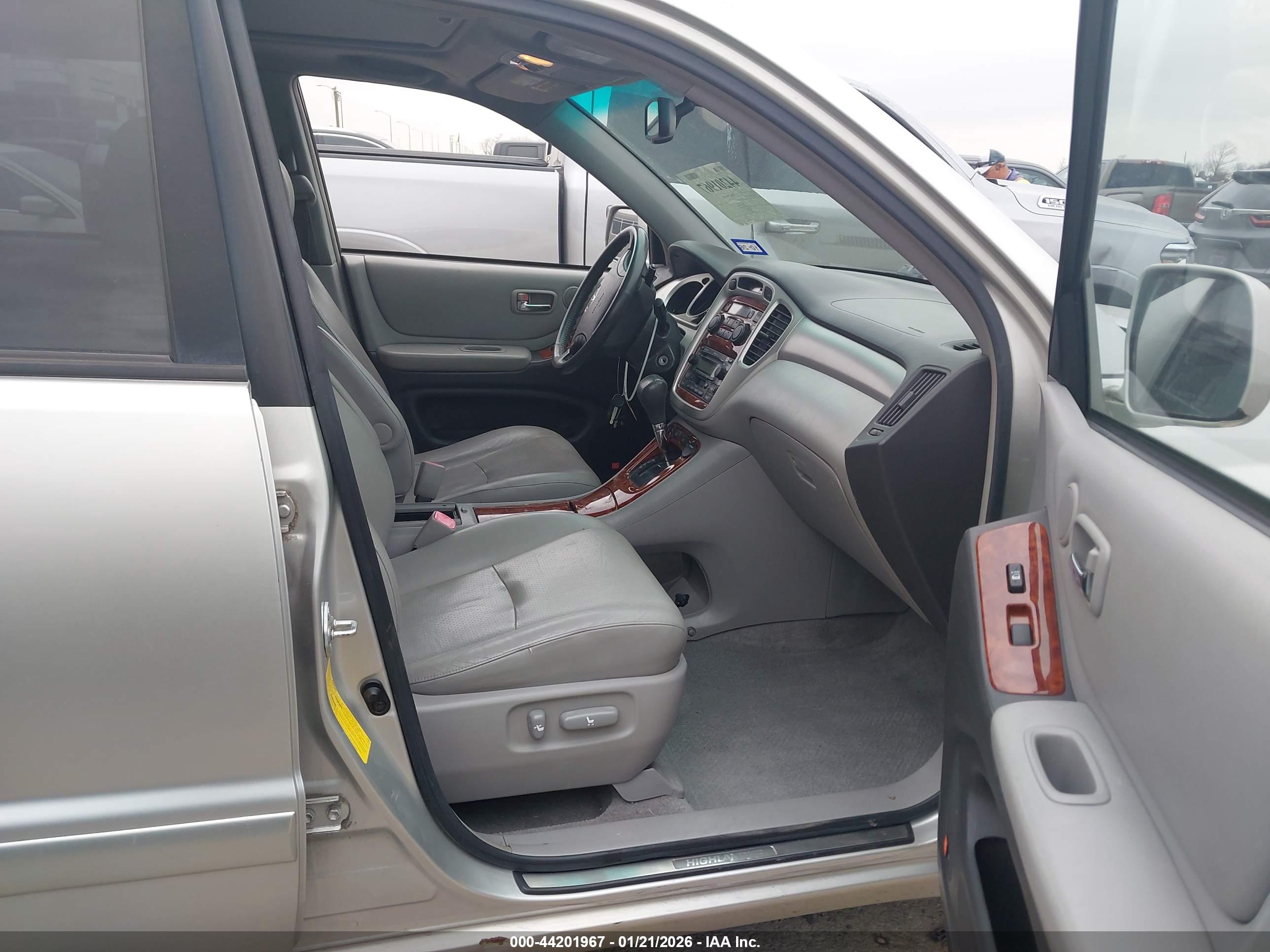 TOYOTA HIGHLANDER image 5