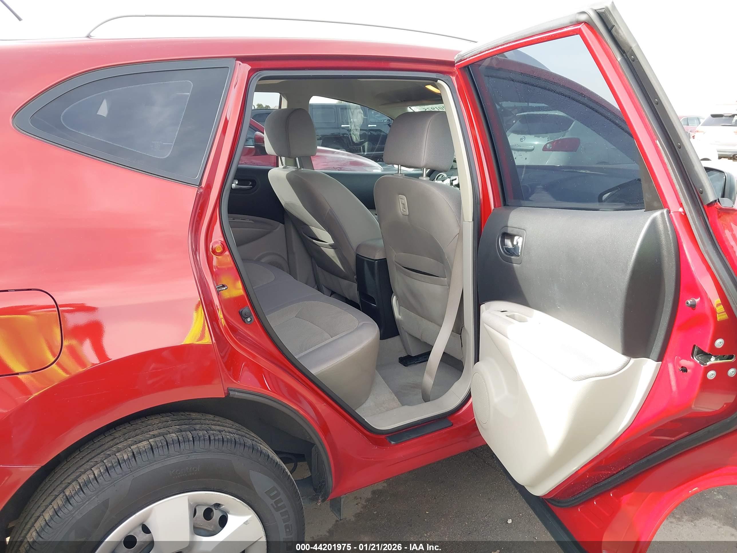 NISSAN ROGUE image 8