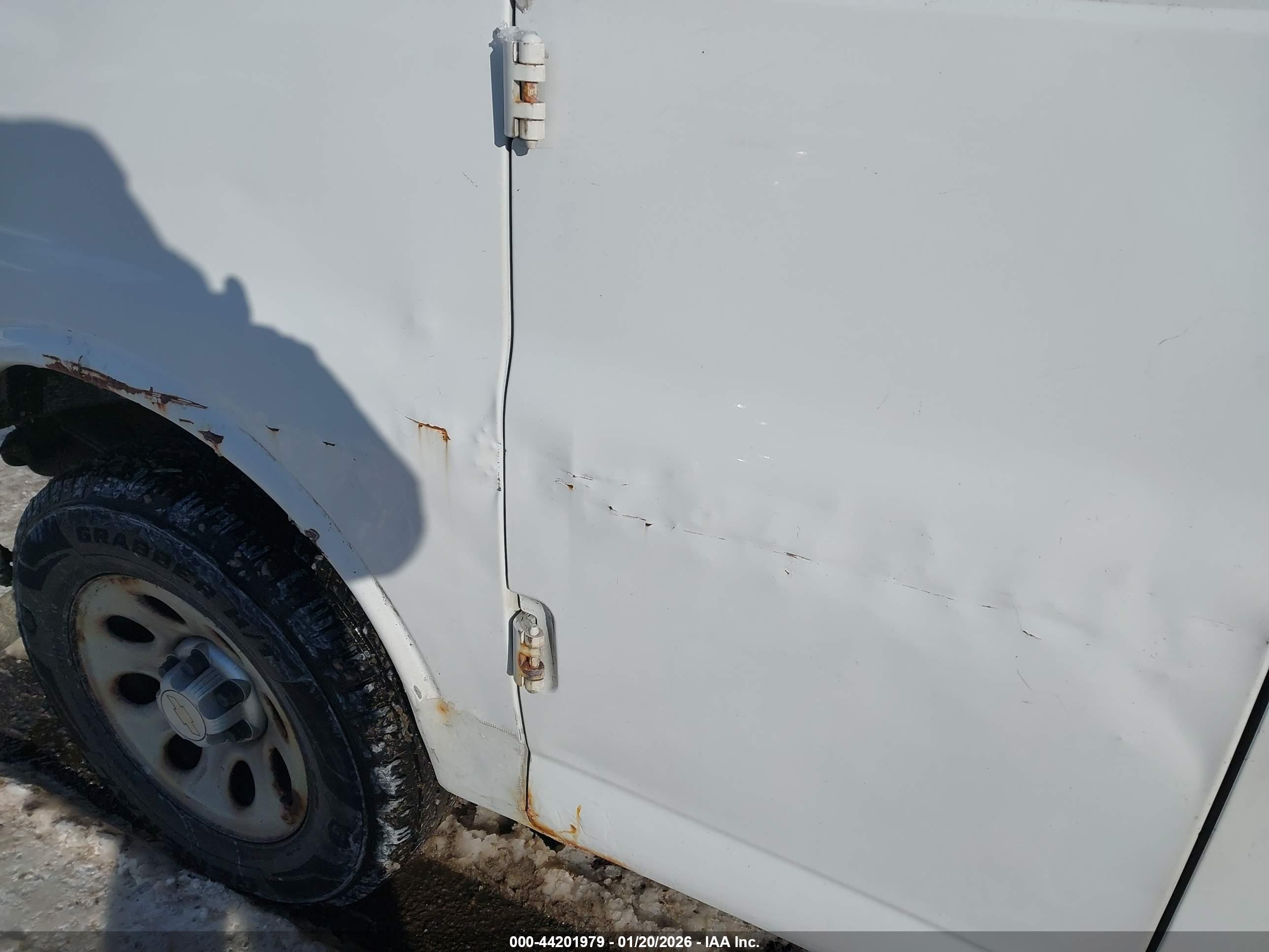 CHEVROLET EXPRESS image 6