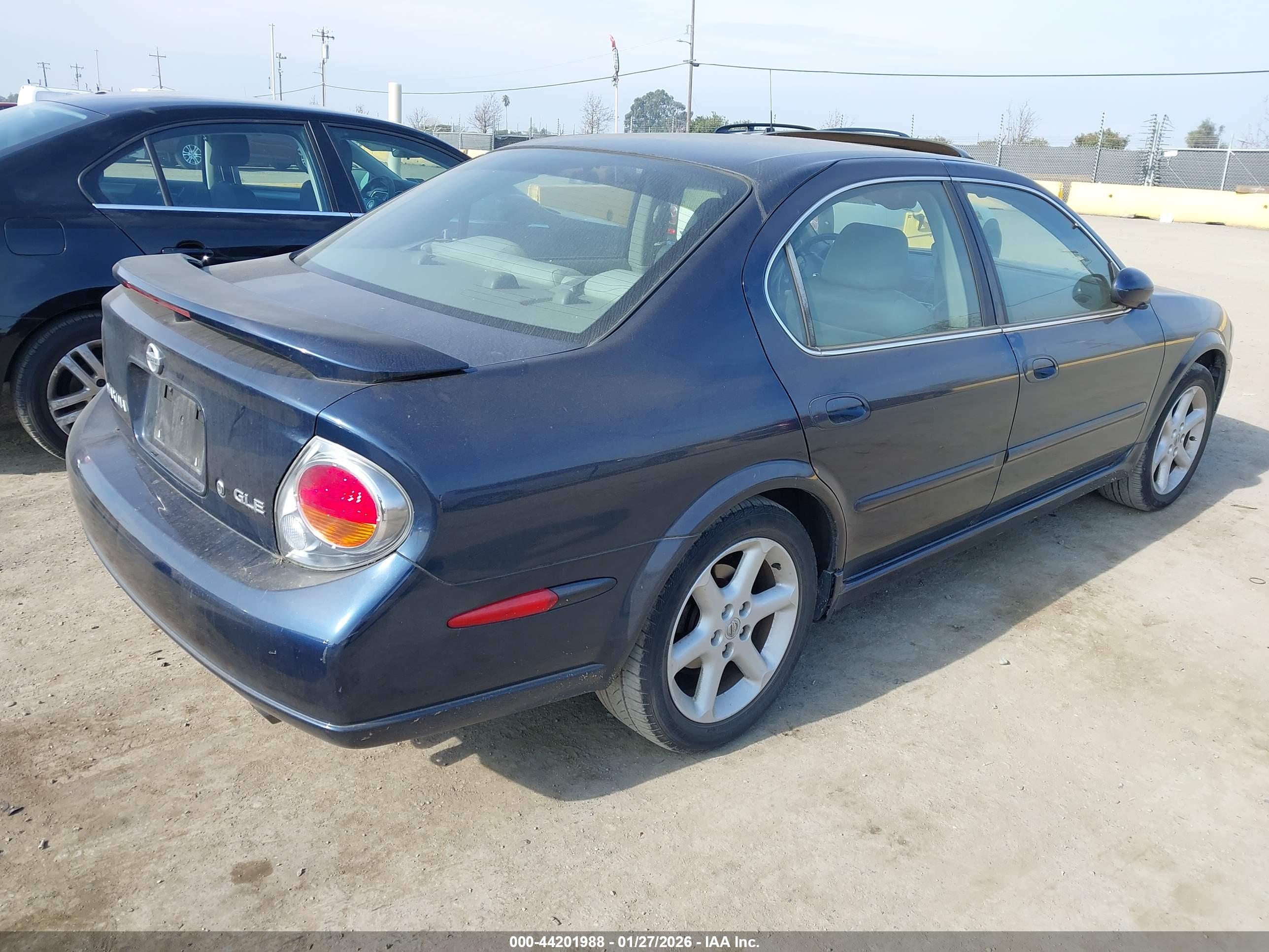 NISSAN MAXIMA image 4