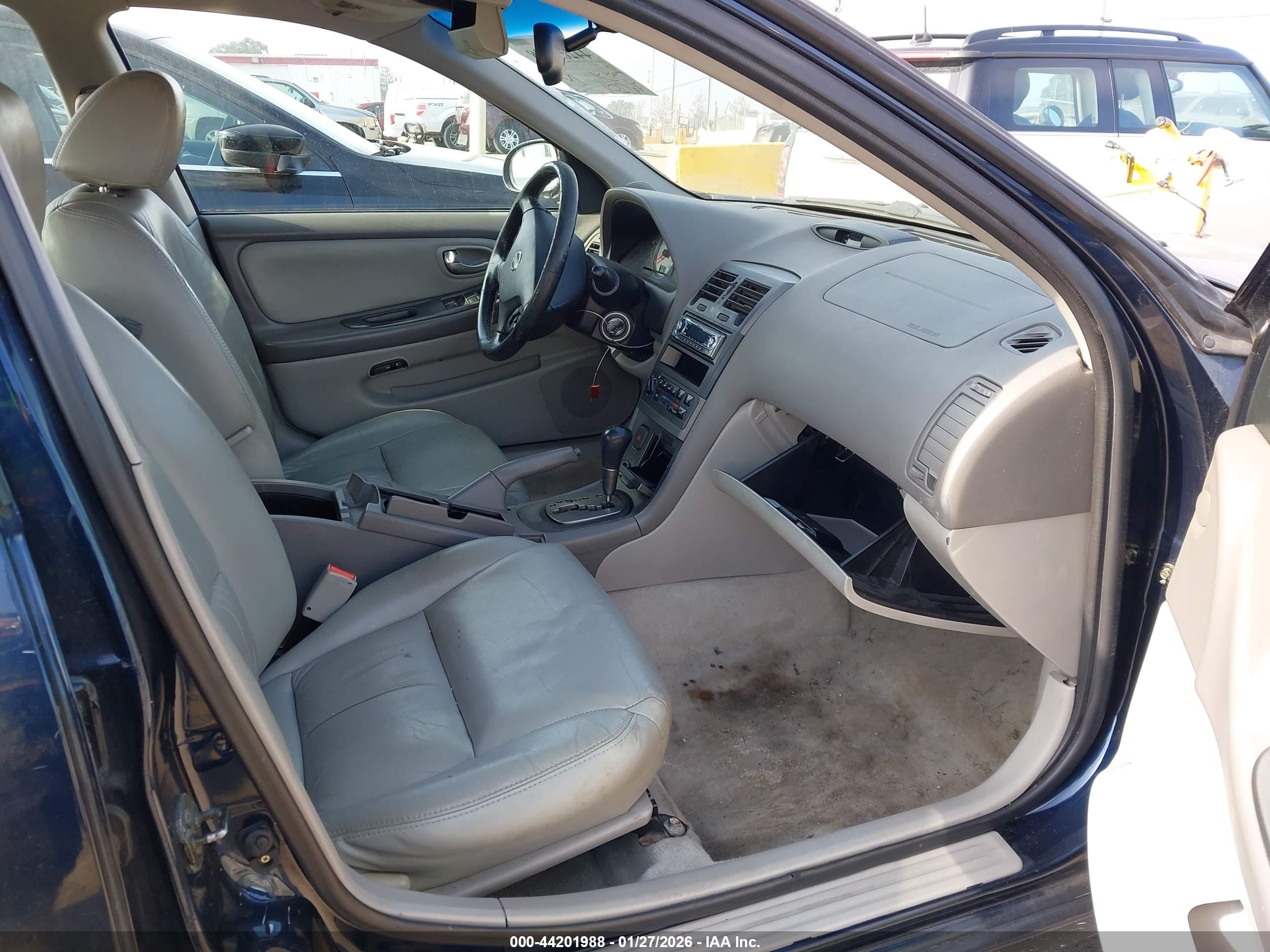 NISSAN MAXIMA image 5