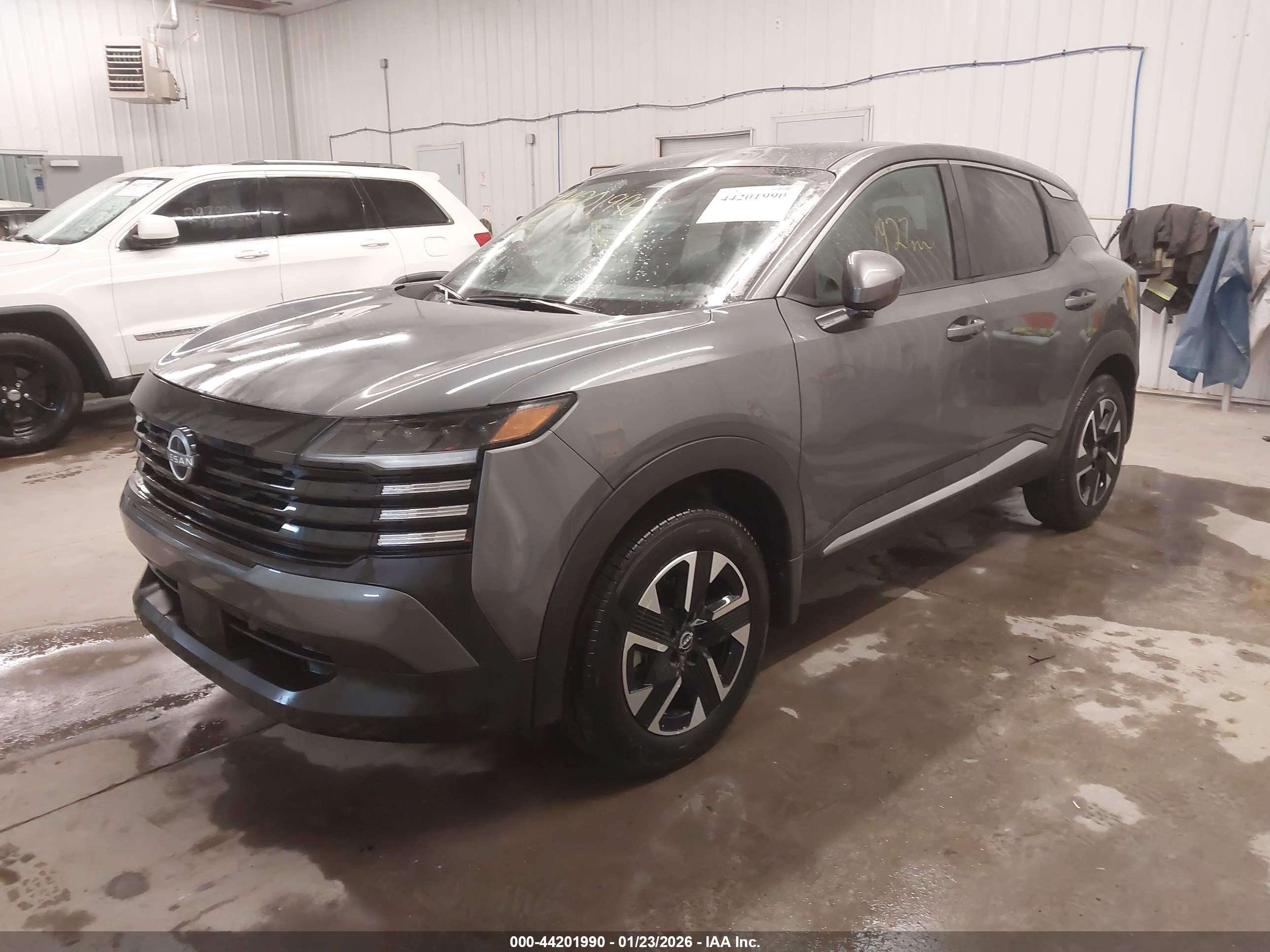NISSAN KICKS image 2
