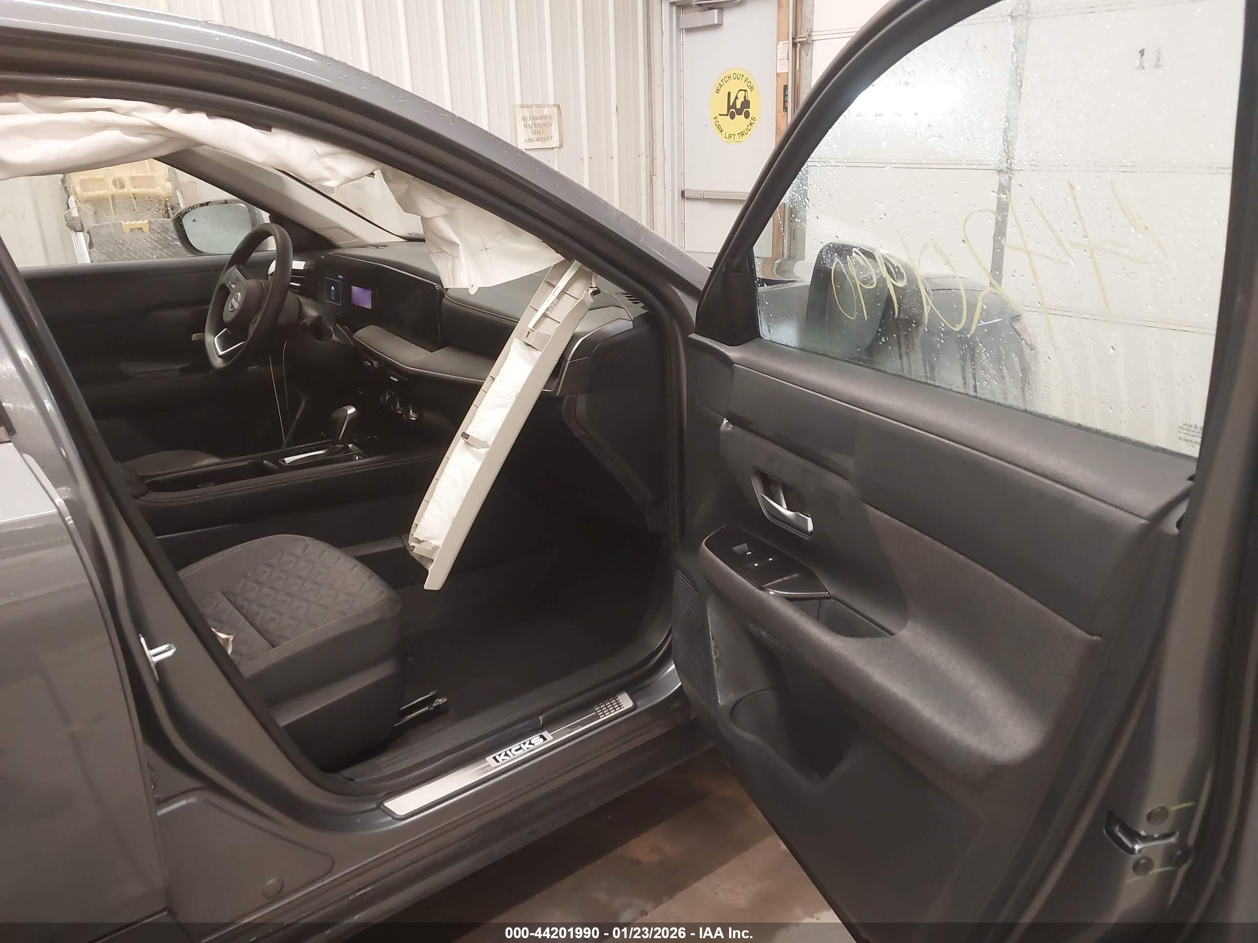 NISSAN KICKS image 5