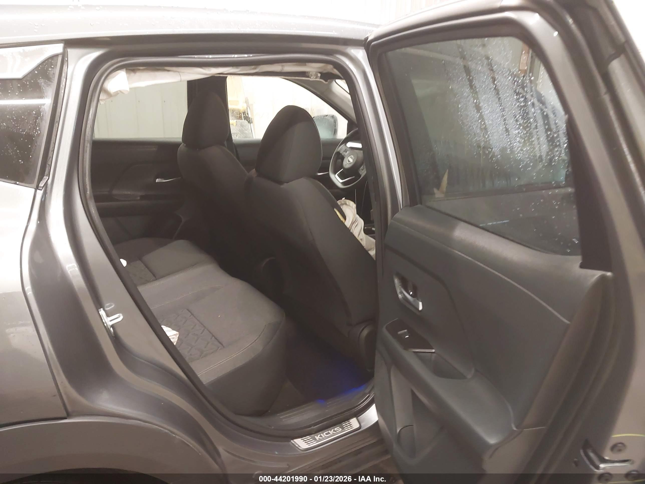 NISSAN KICKS image 8