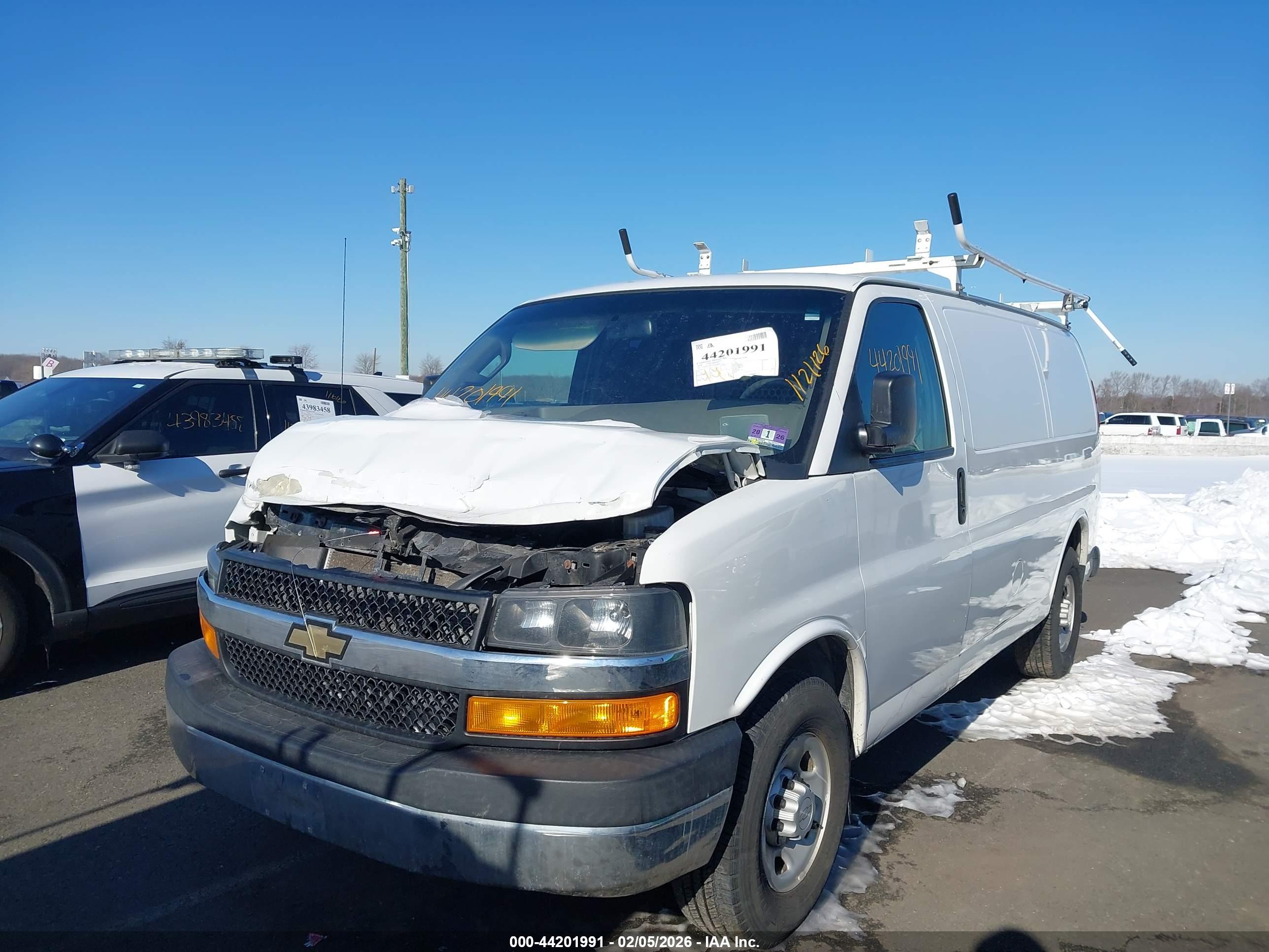 CHEVROLET EXPRESS image 2