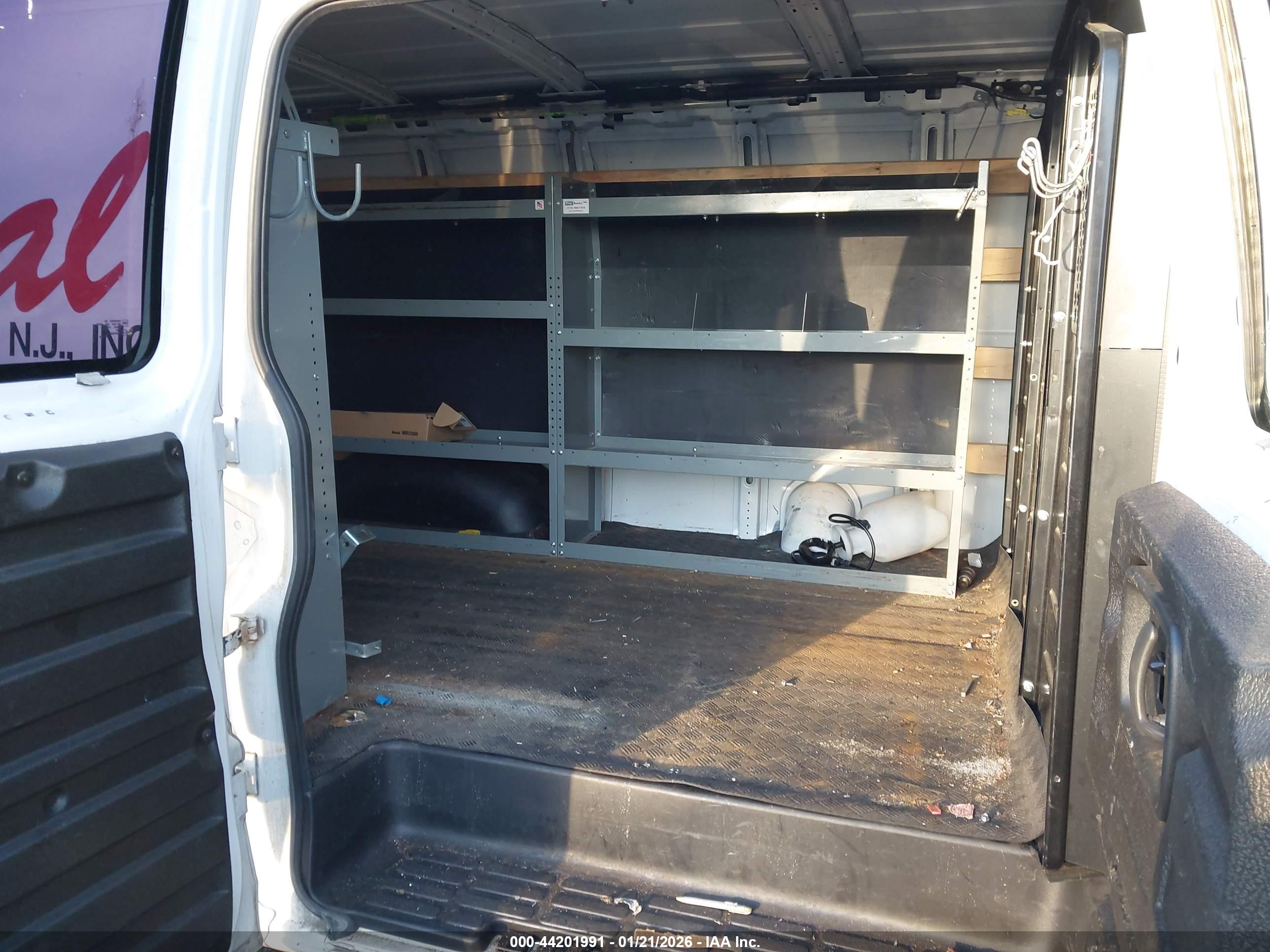 CHEVROLET EXPRESS image 8