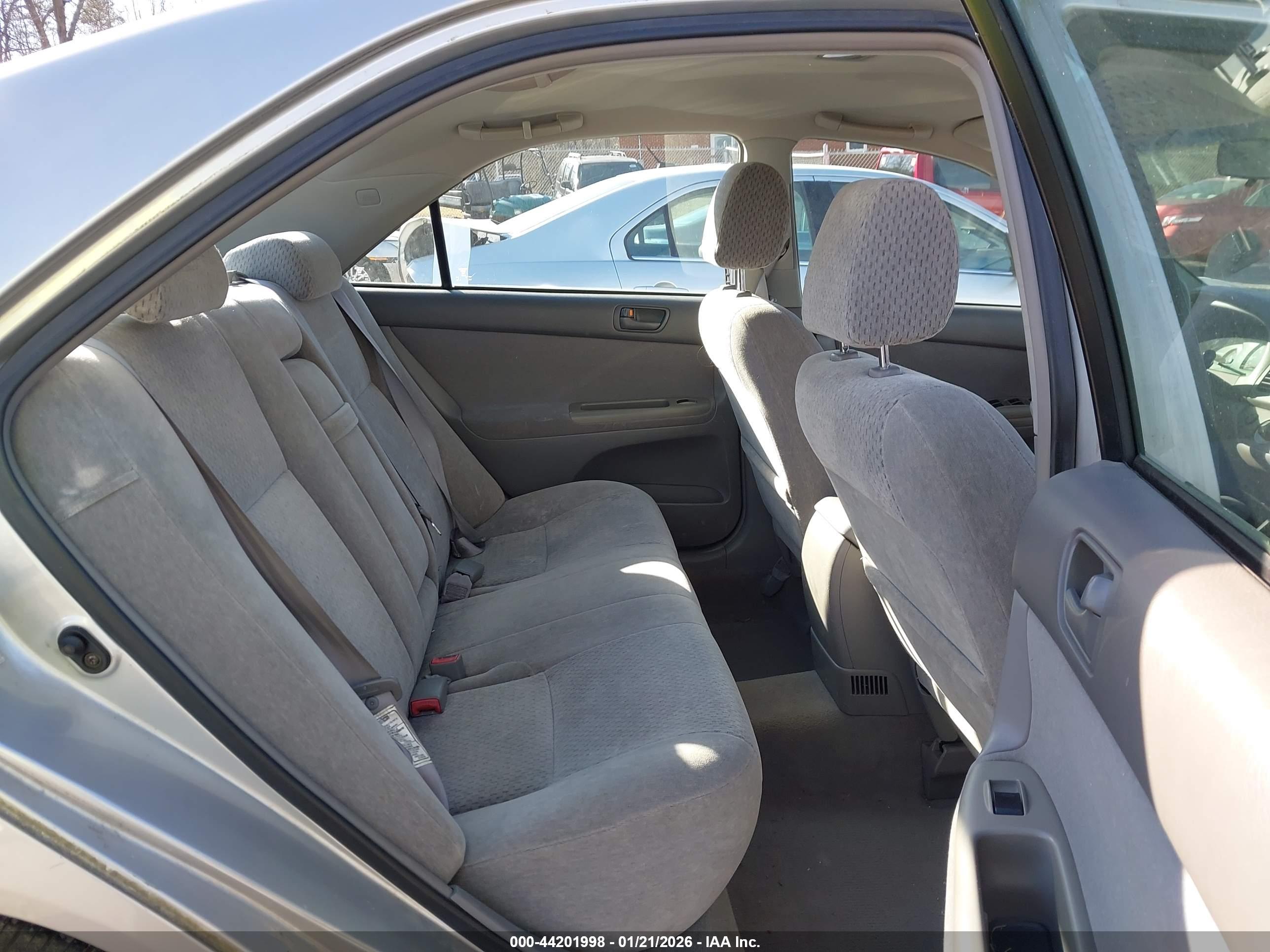 TOYOTA CAMRY image 8