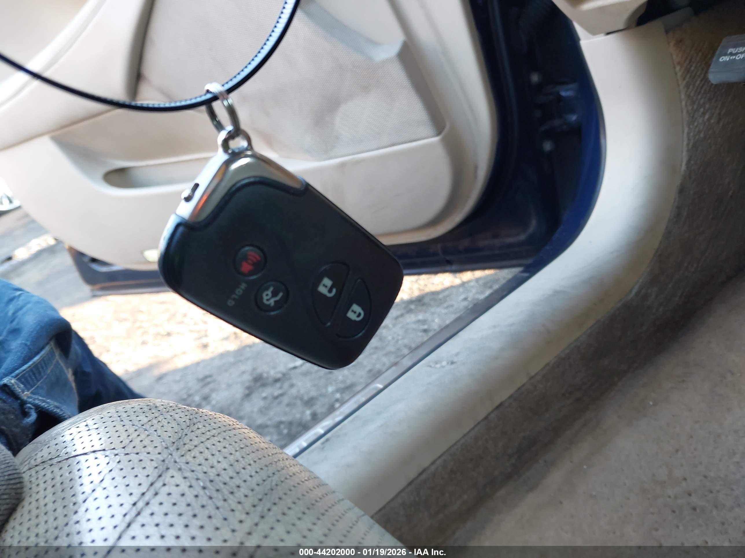 LEXUS ES image 11