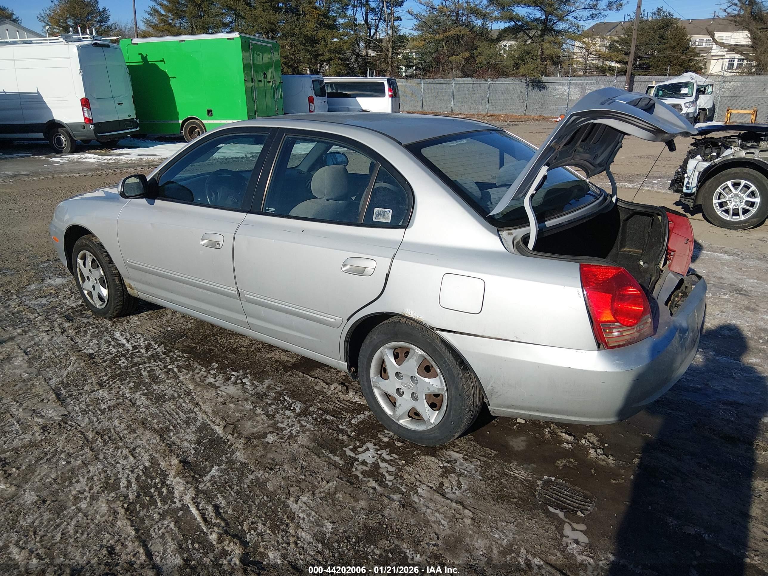 HYUNDAI ELANTRA image 3