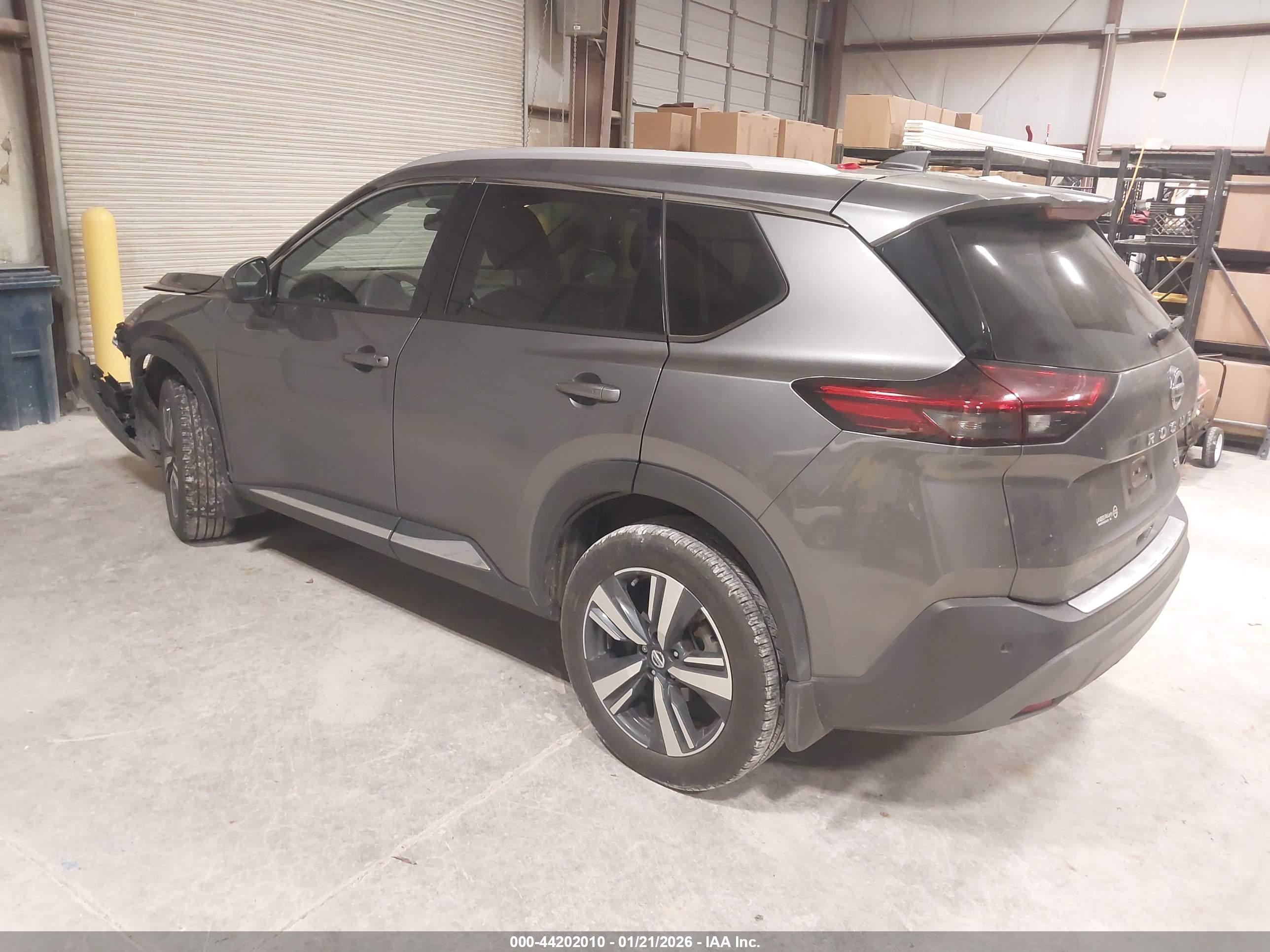 NISSAN ROGUE image 3