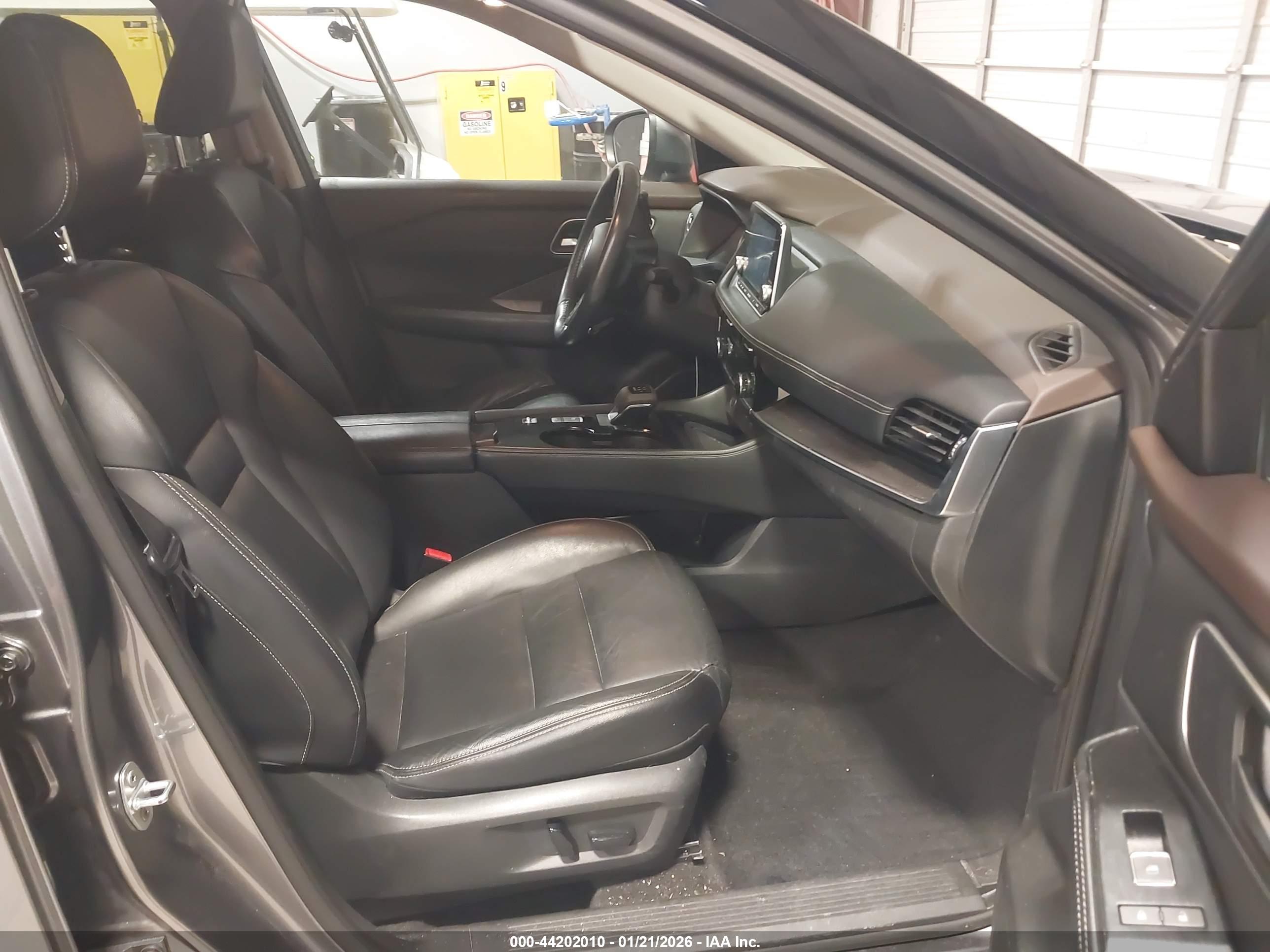 NISSAN ROGUE image 5