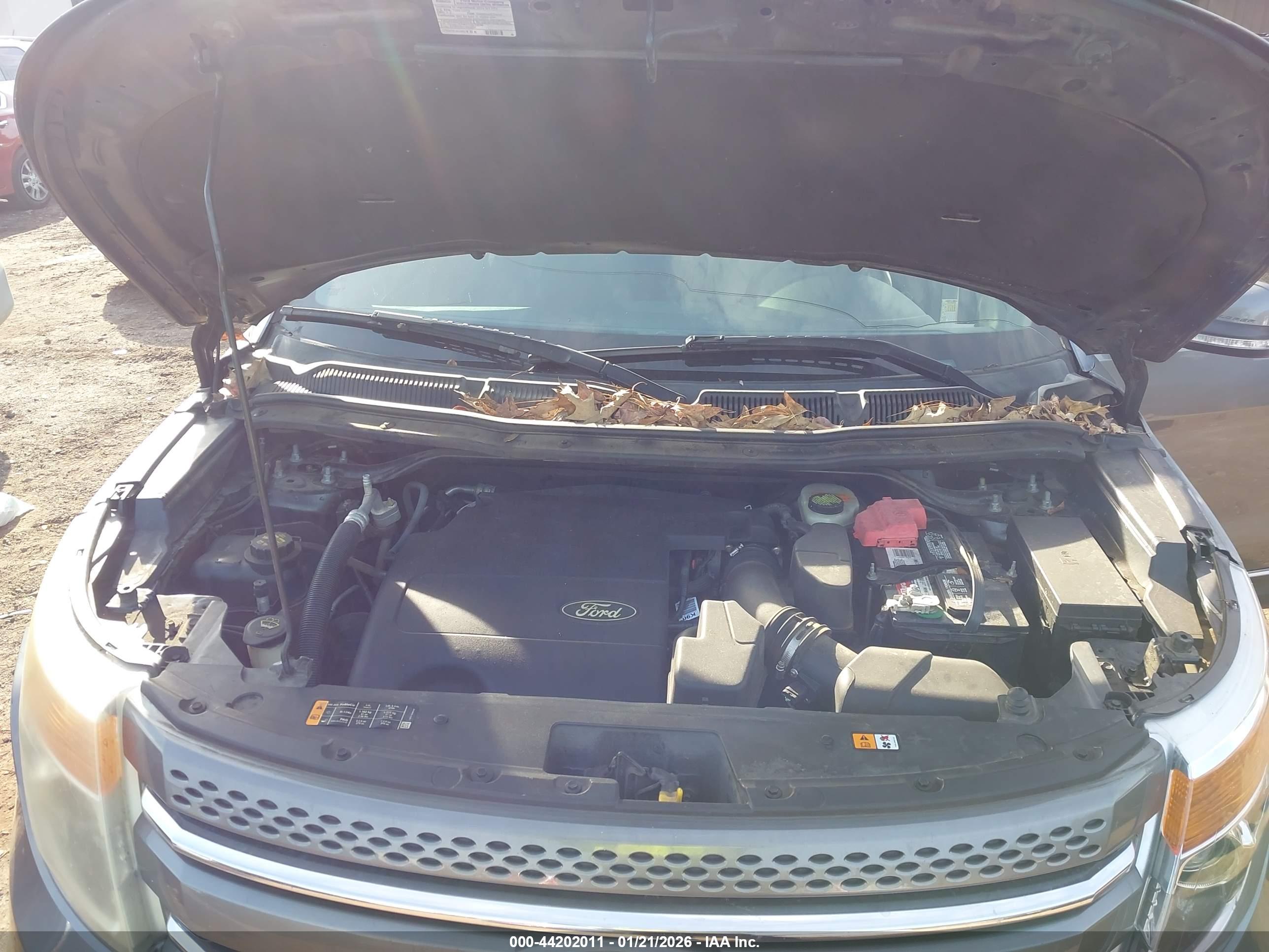 FORD EXPLORER image 10