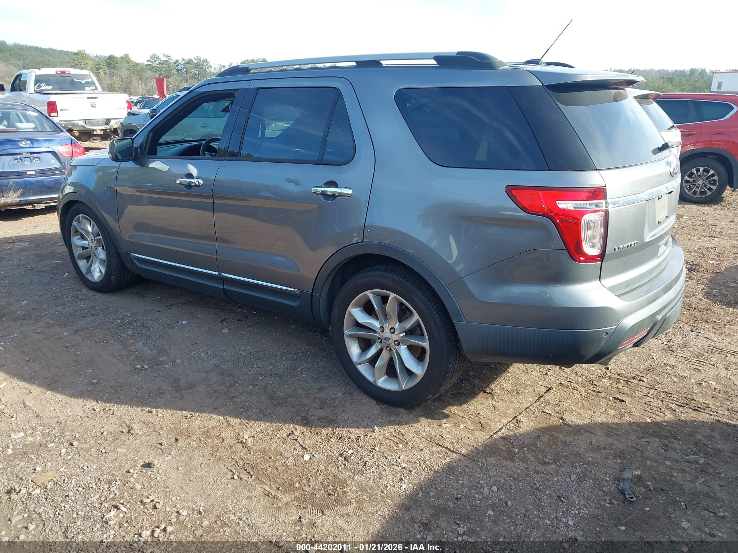 FORD EXPLORER image 3