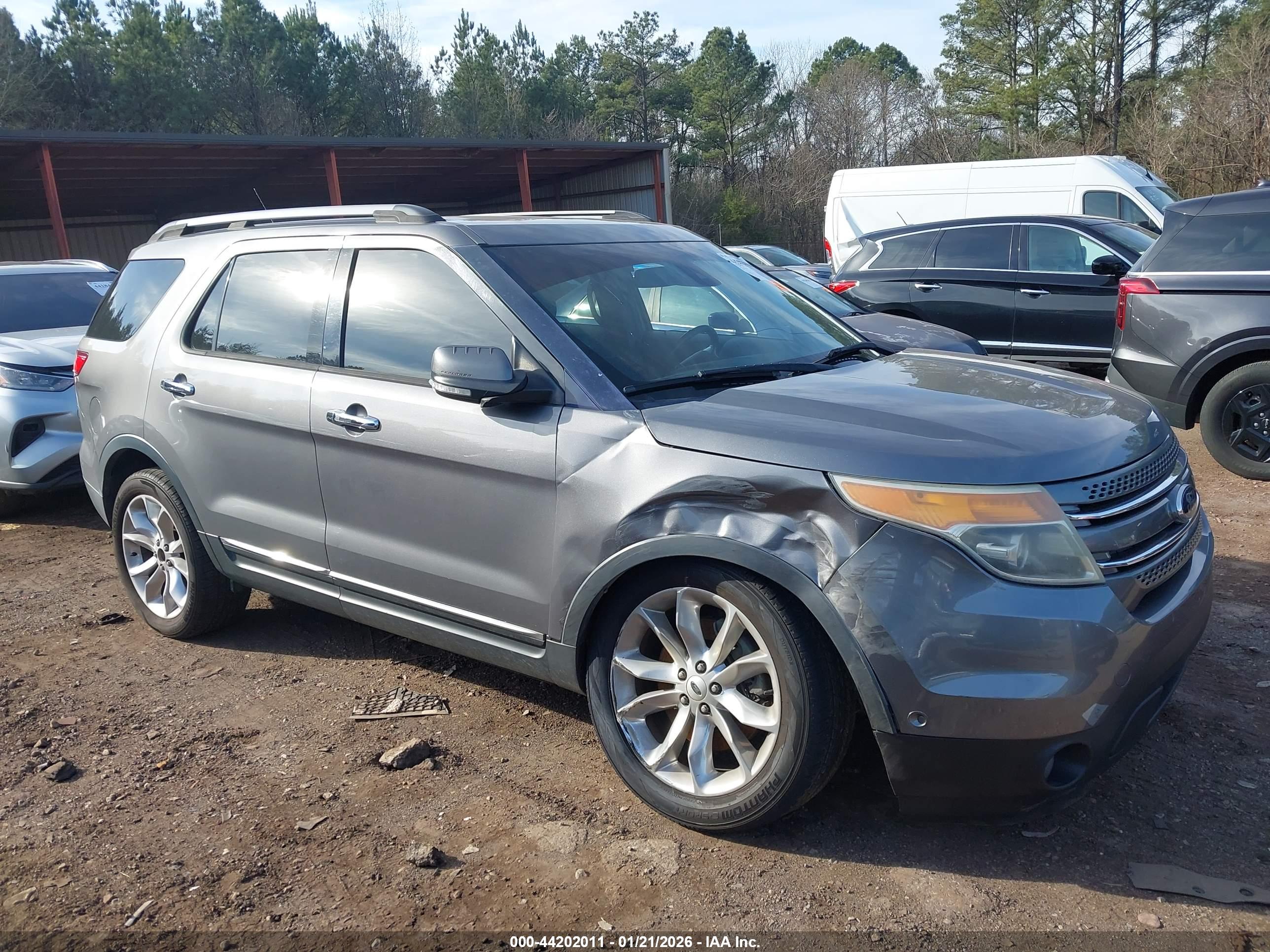 FORD EXPLORER image 6