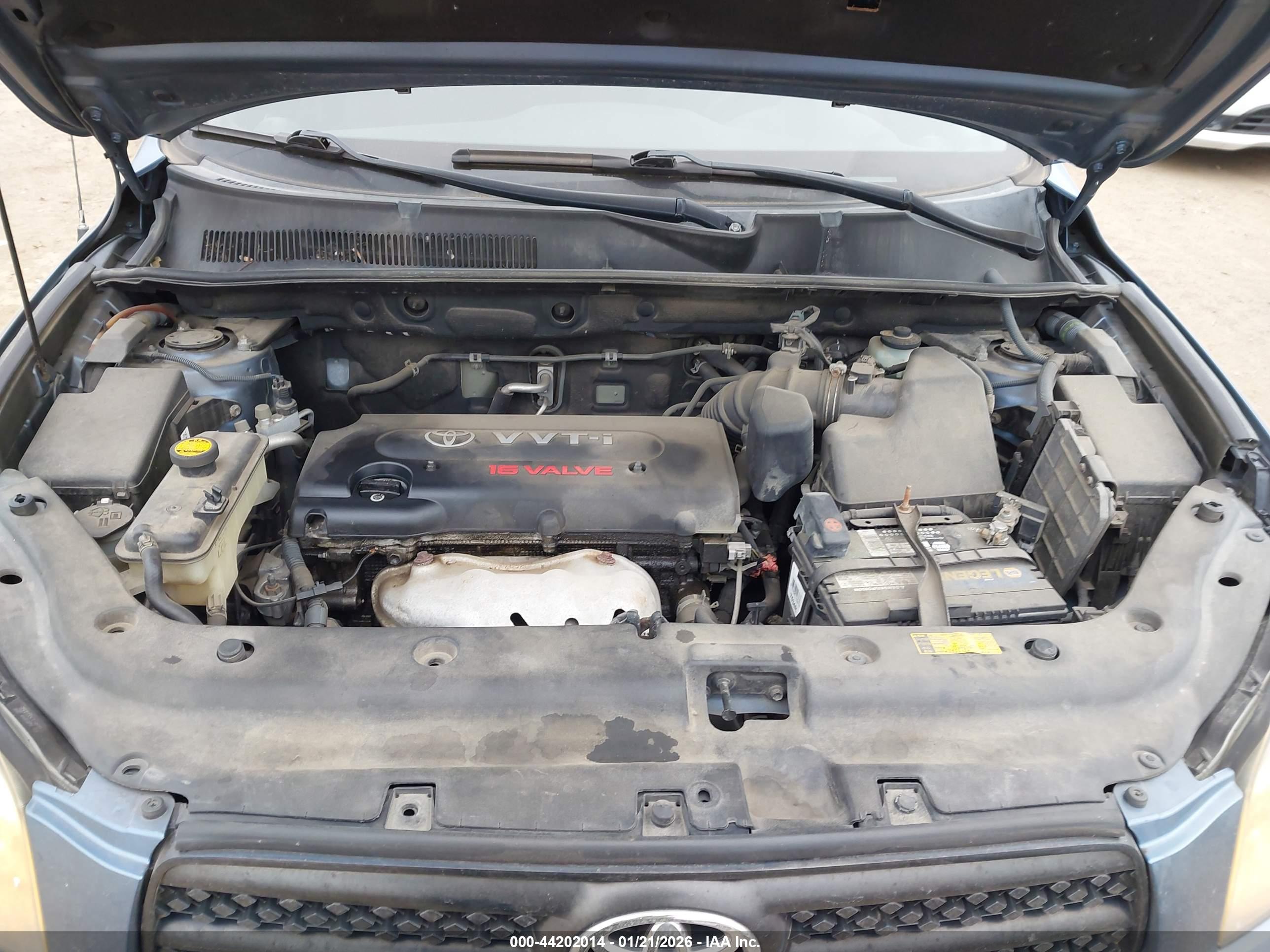 TOYOTA RAV4 image 10