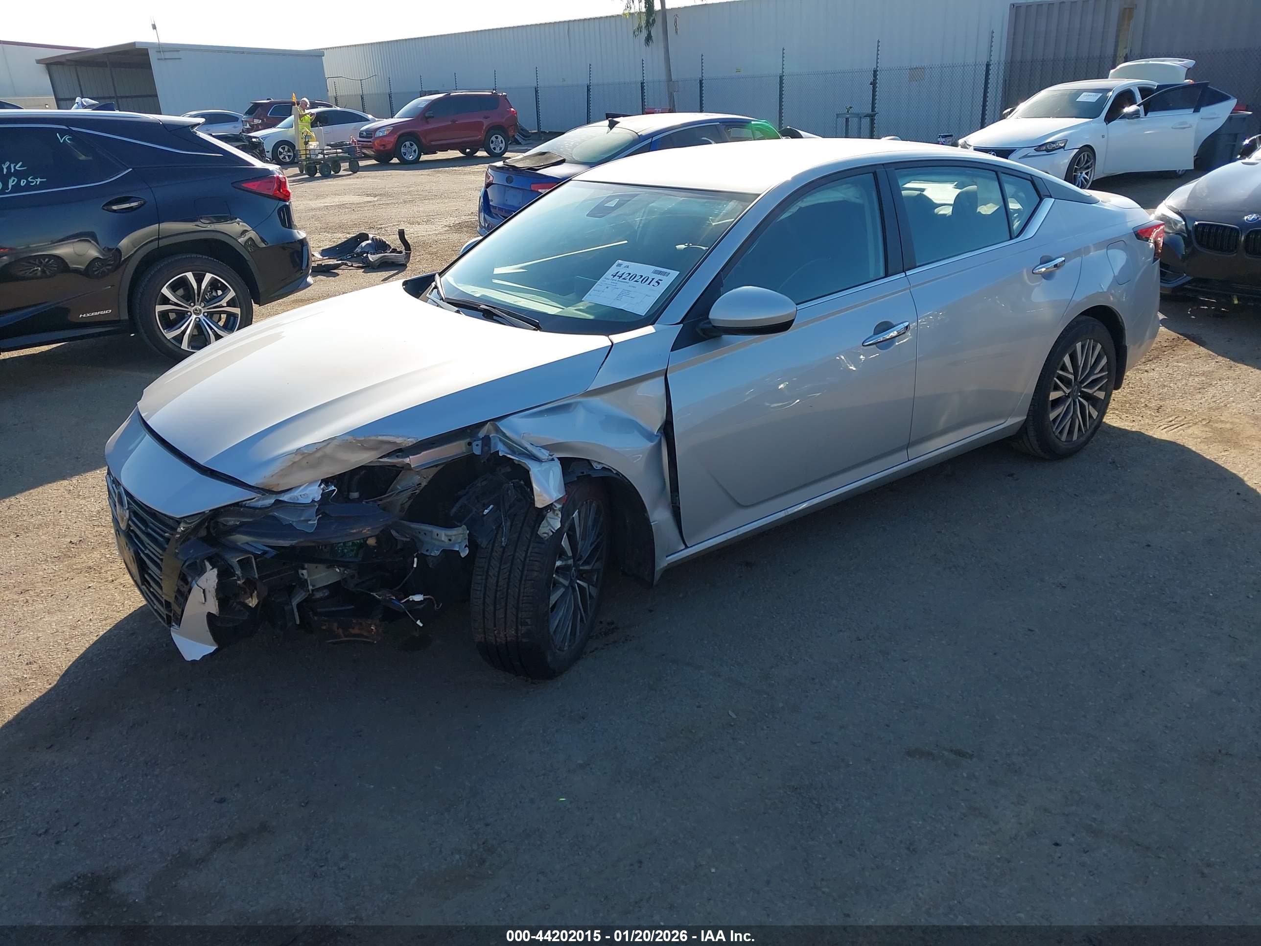 NISSAN ALTIMA image 2