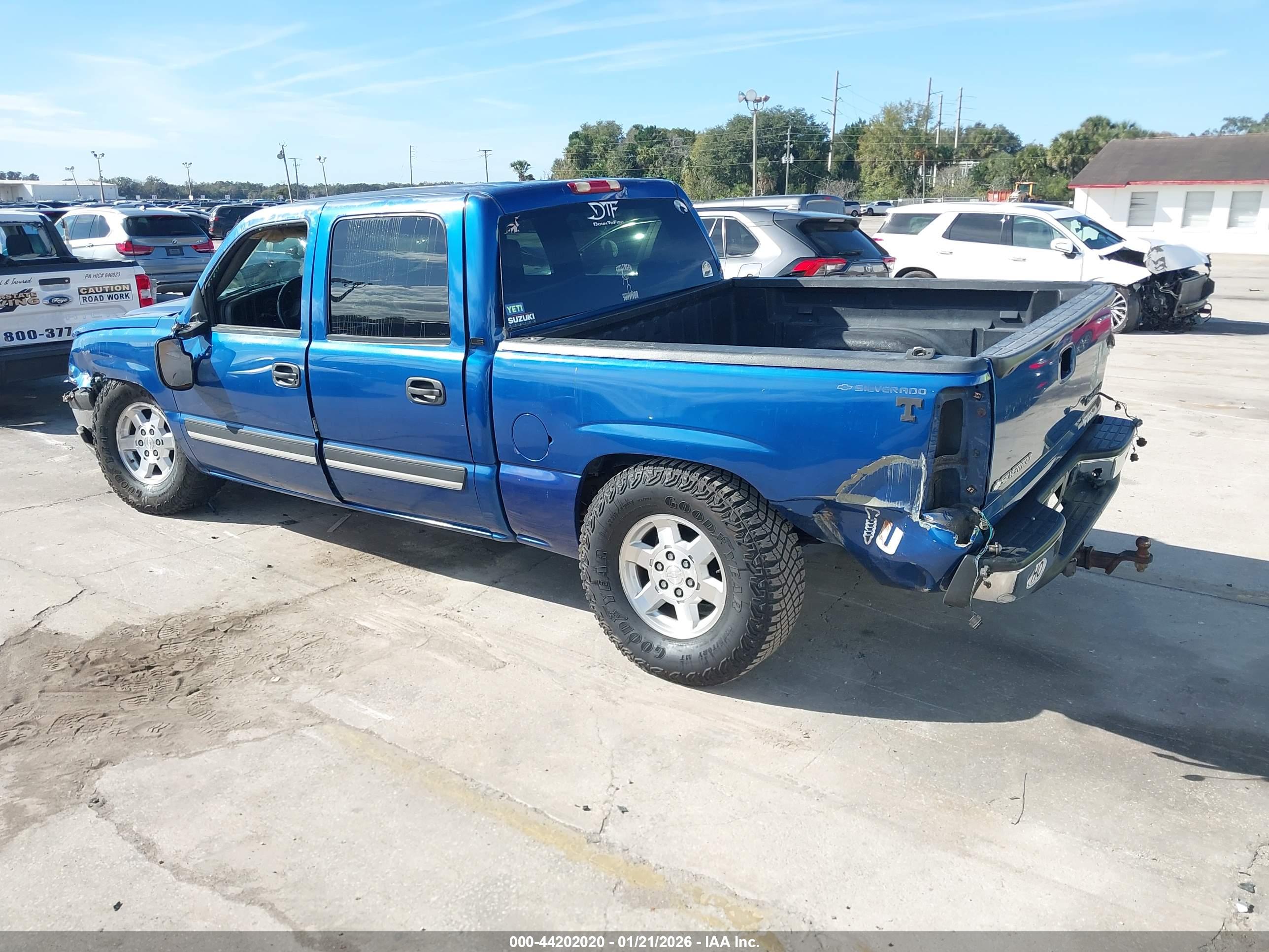 CHEVROLET SILVERADO image 3