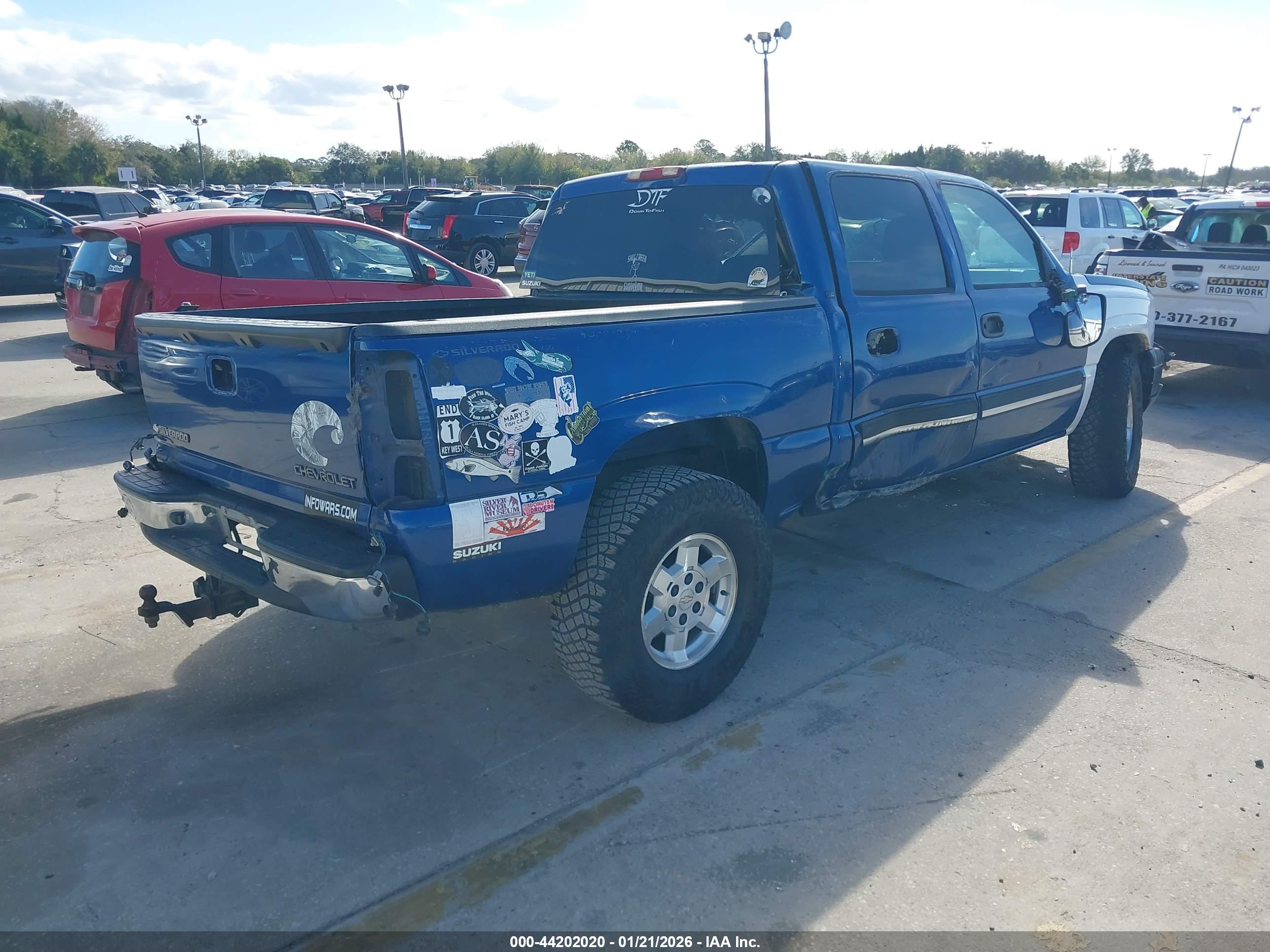 CHEVROLET SILVERADO image 4