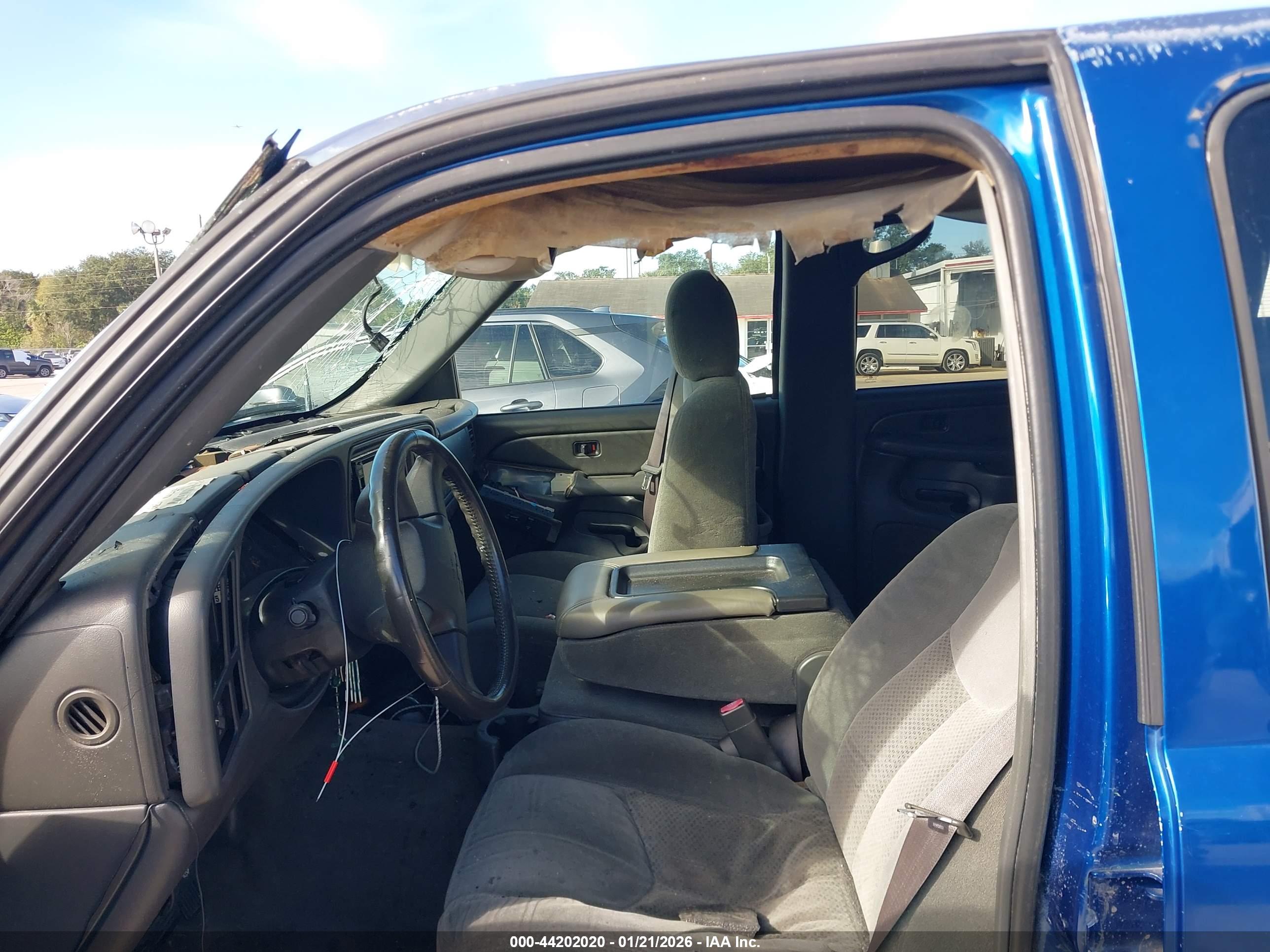 CHEVROLET SILVERADO image 5