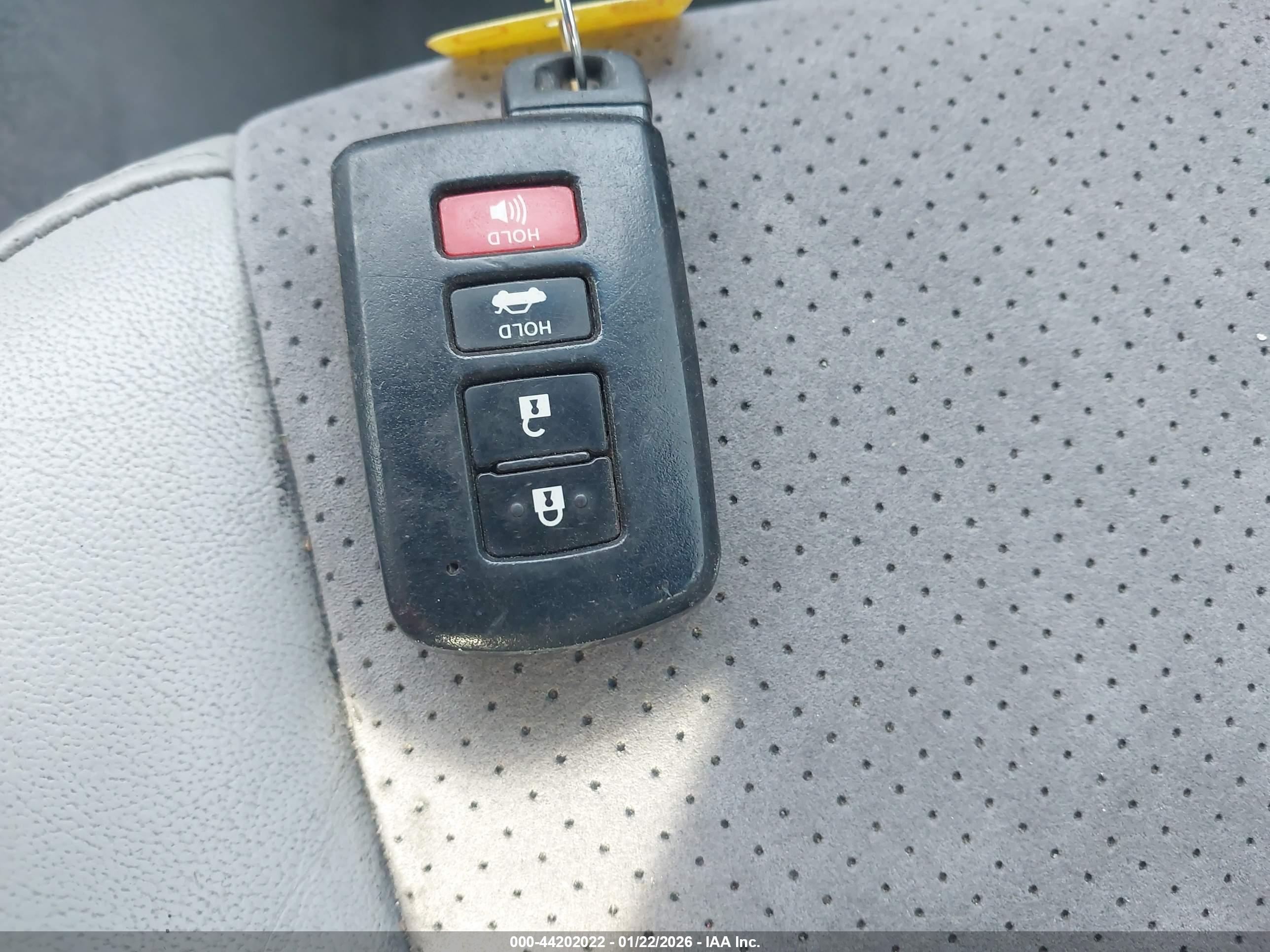 TOYOTA CAMRY image 11