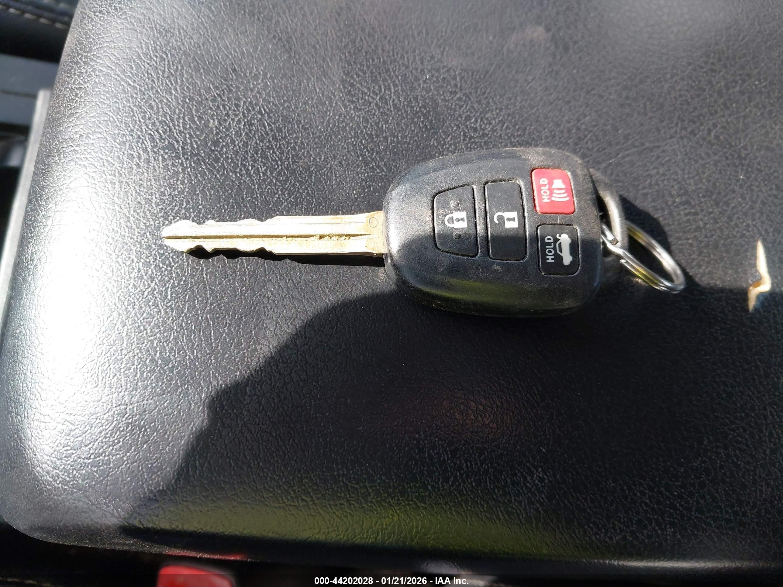 TOYOTA CAMRY image 11