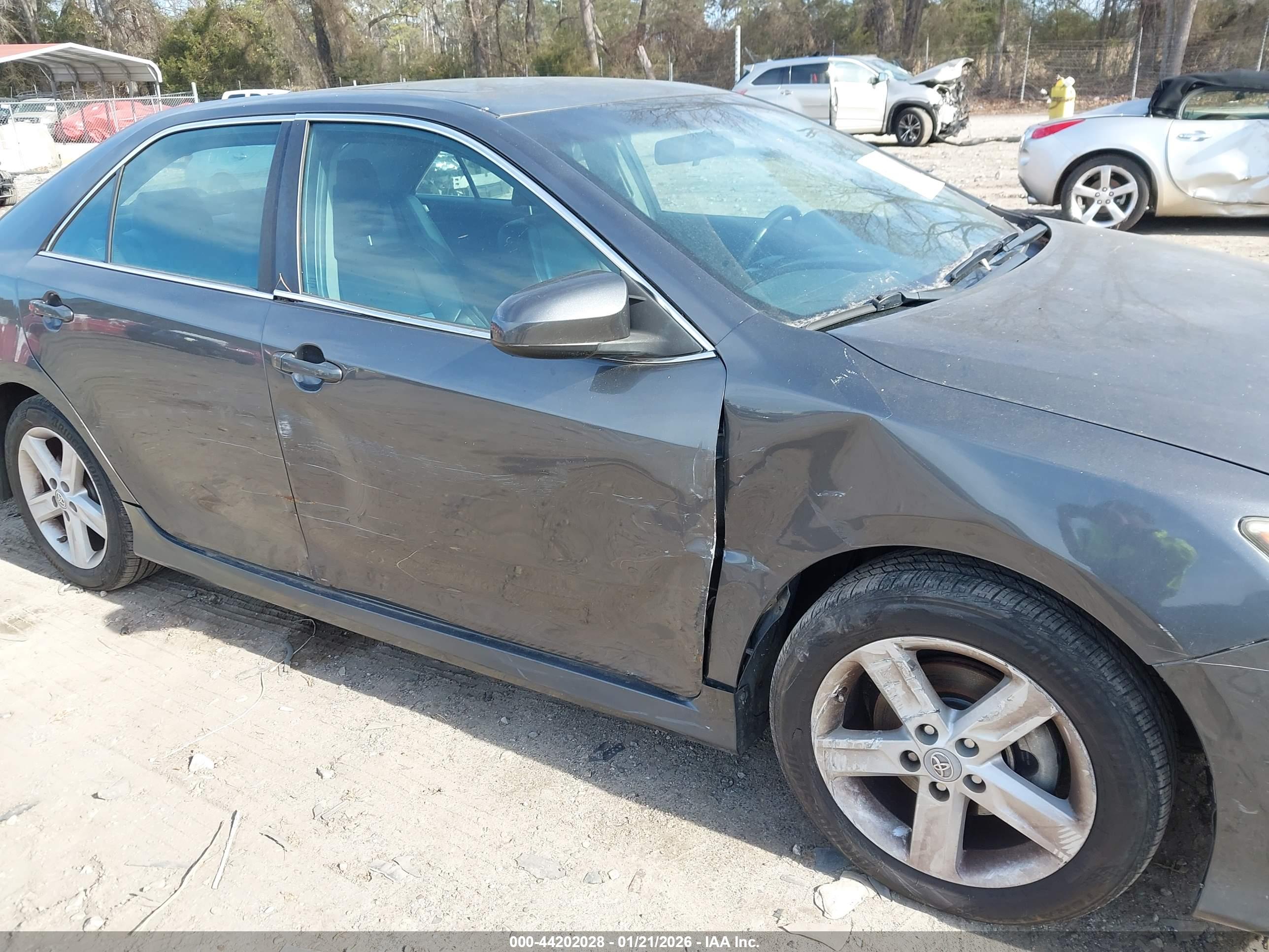TOYOTA CAMRY image 6