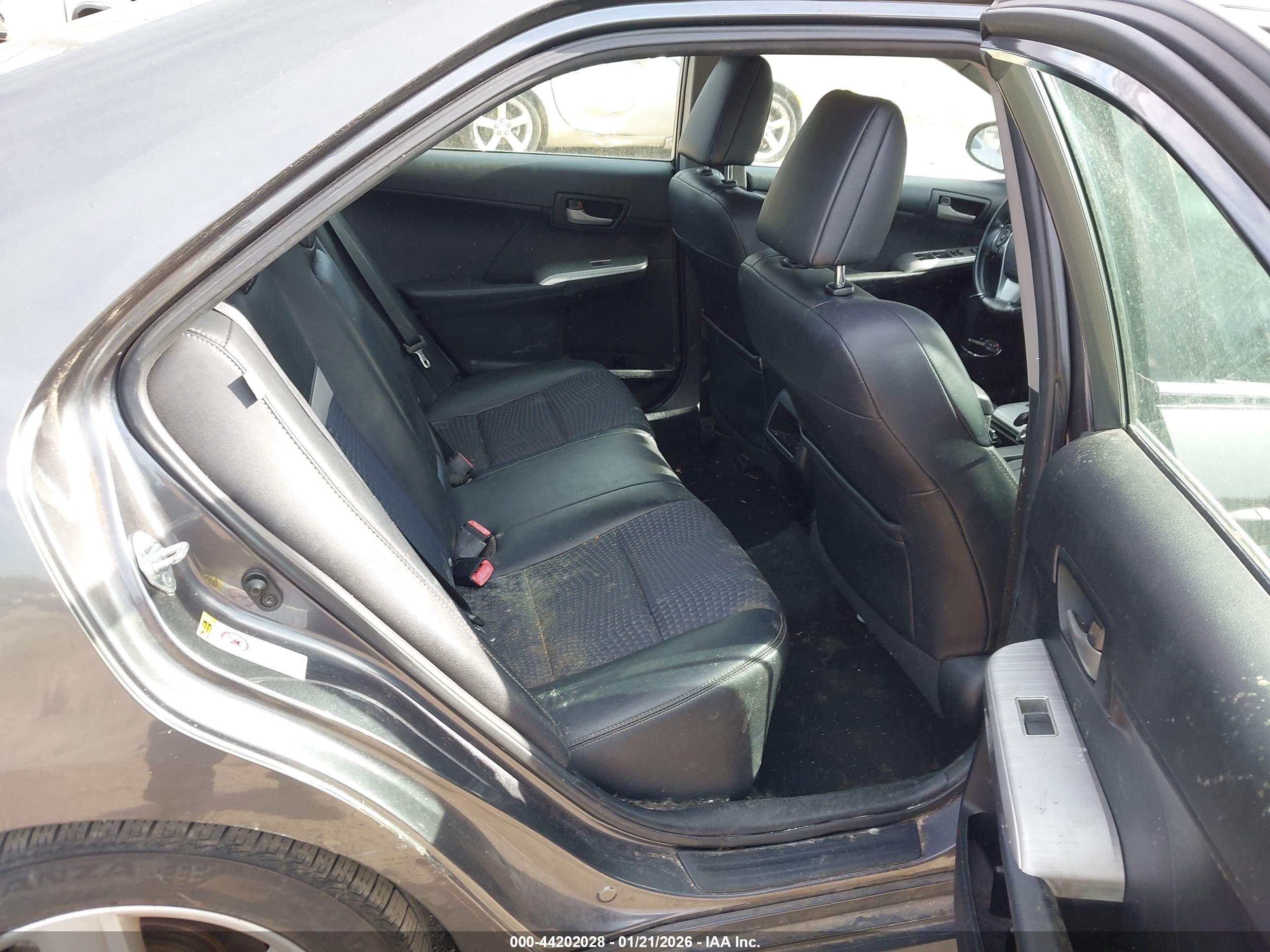 TOYOTA CAMRY image 8
